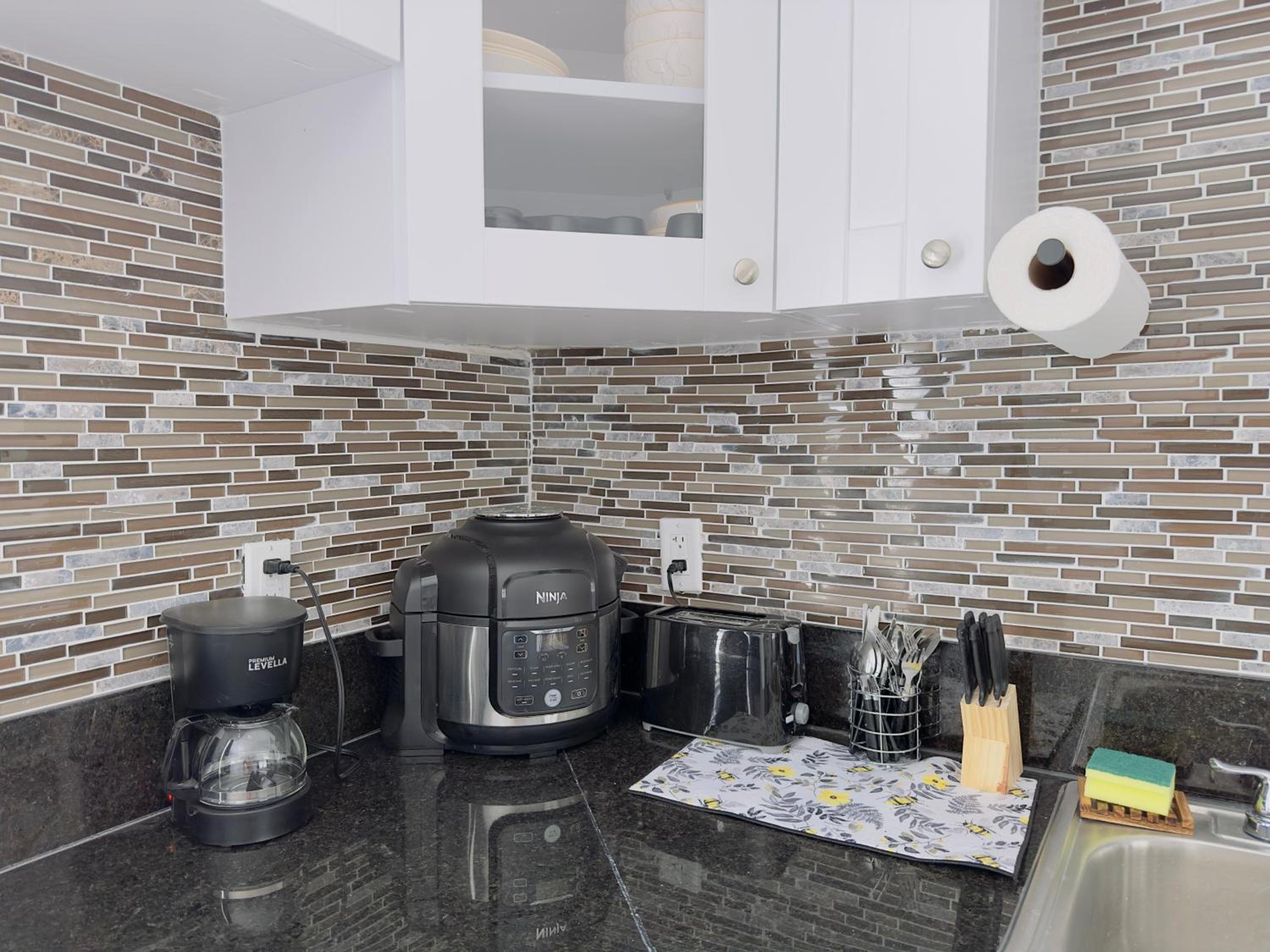Beachside Oasis, Miami Beach Apt with parking included view 5
