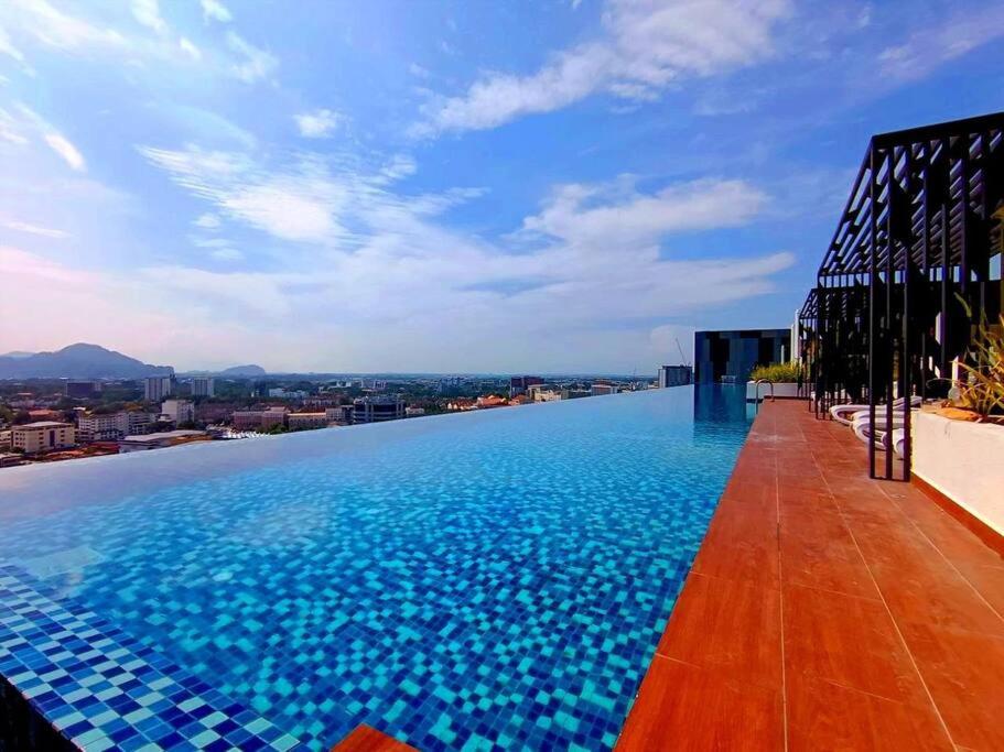 The Horizon Ipoh Dual L13A by Grab A Stay