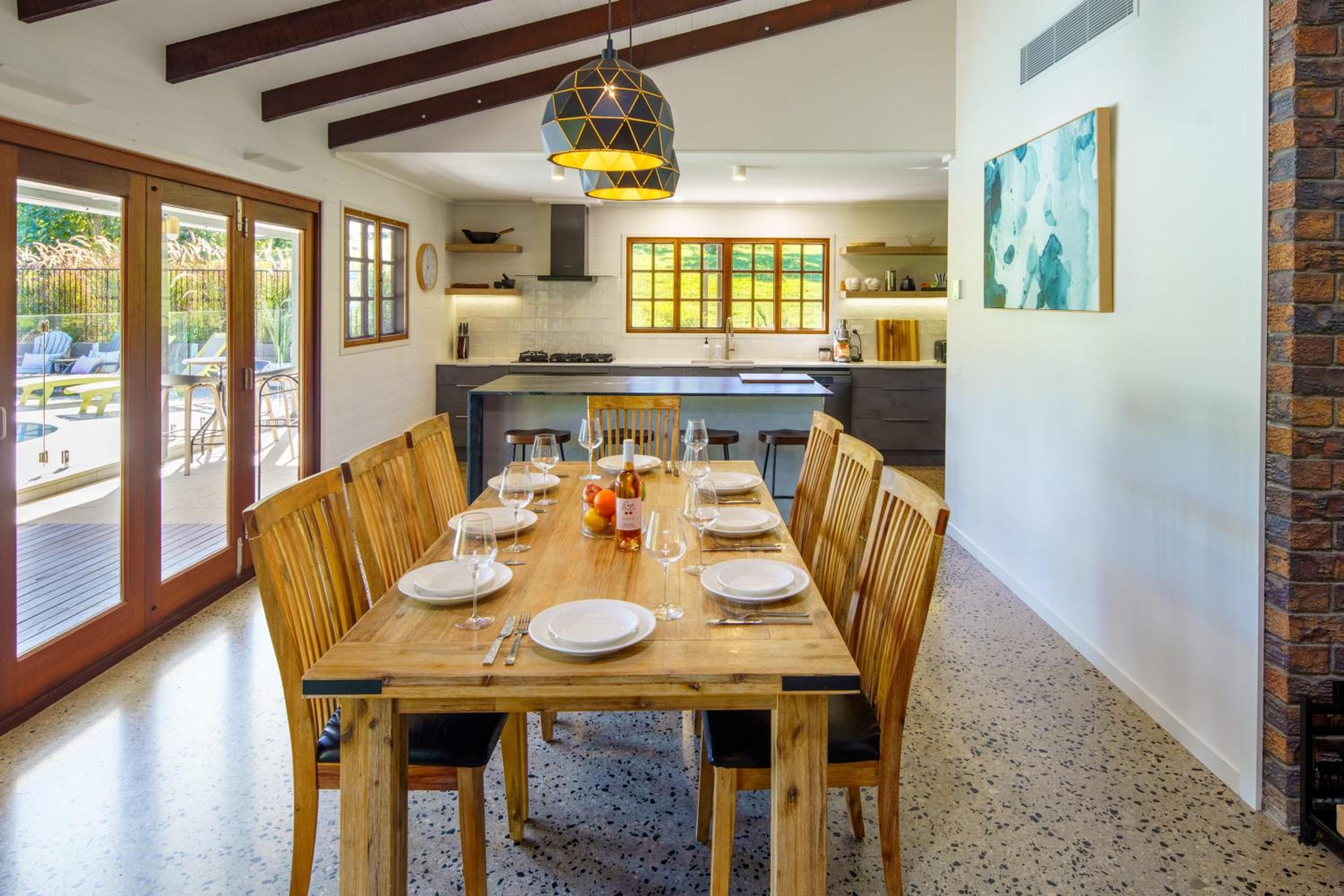 The Hideaway - Chic Farmhouse 15min to beaches