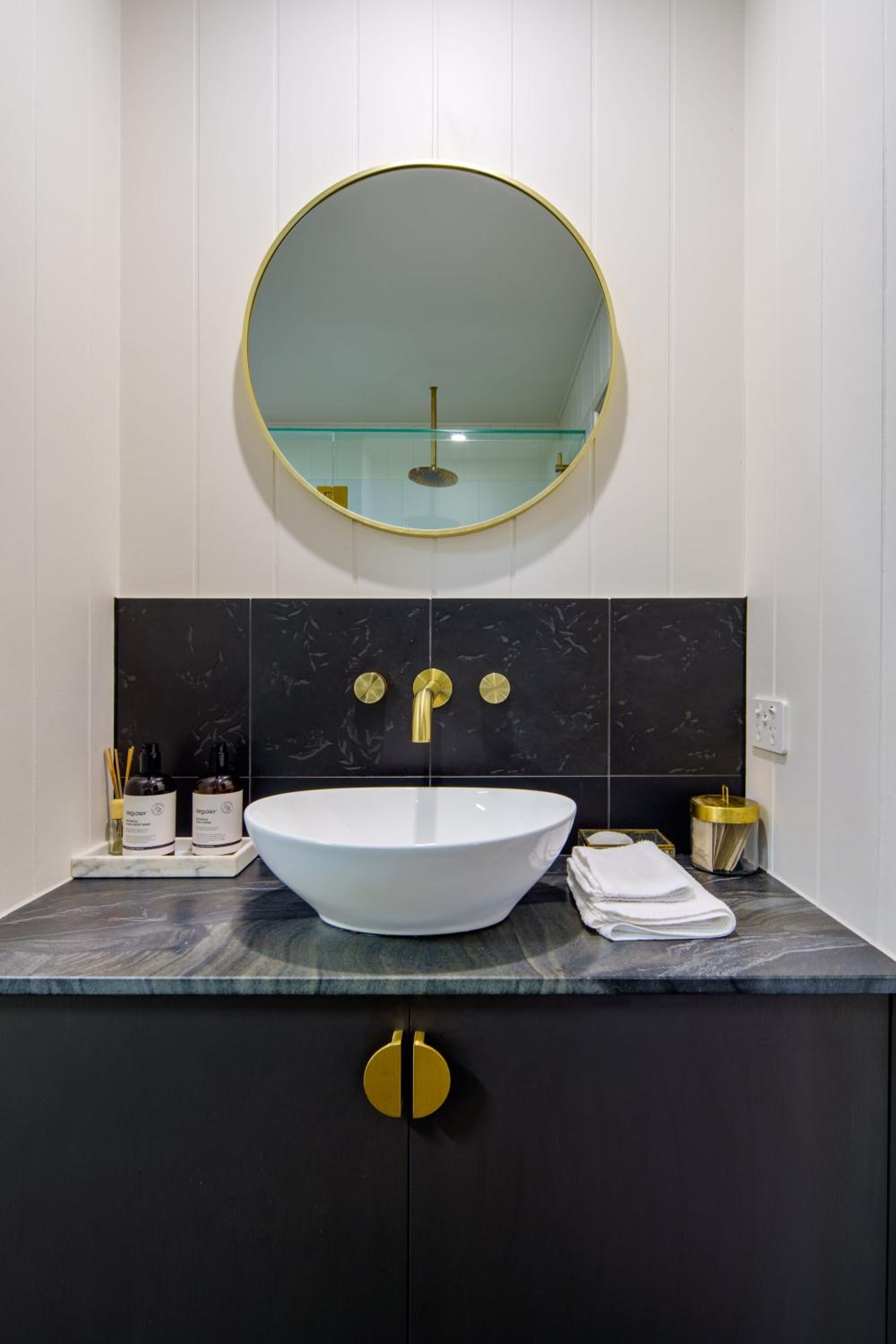 The Hideaway - Chic Farmhouse 15min to beaches