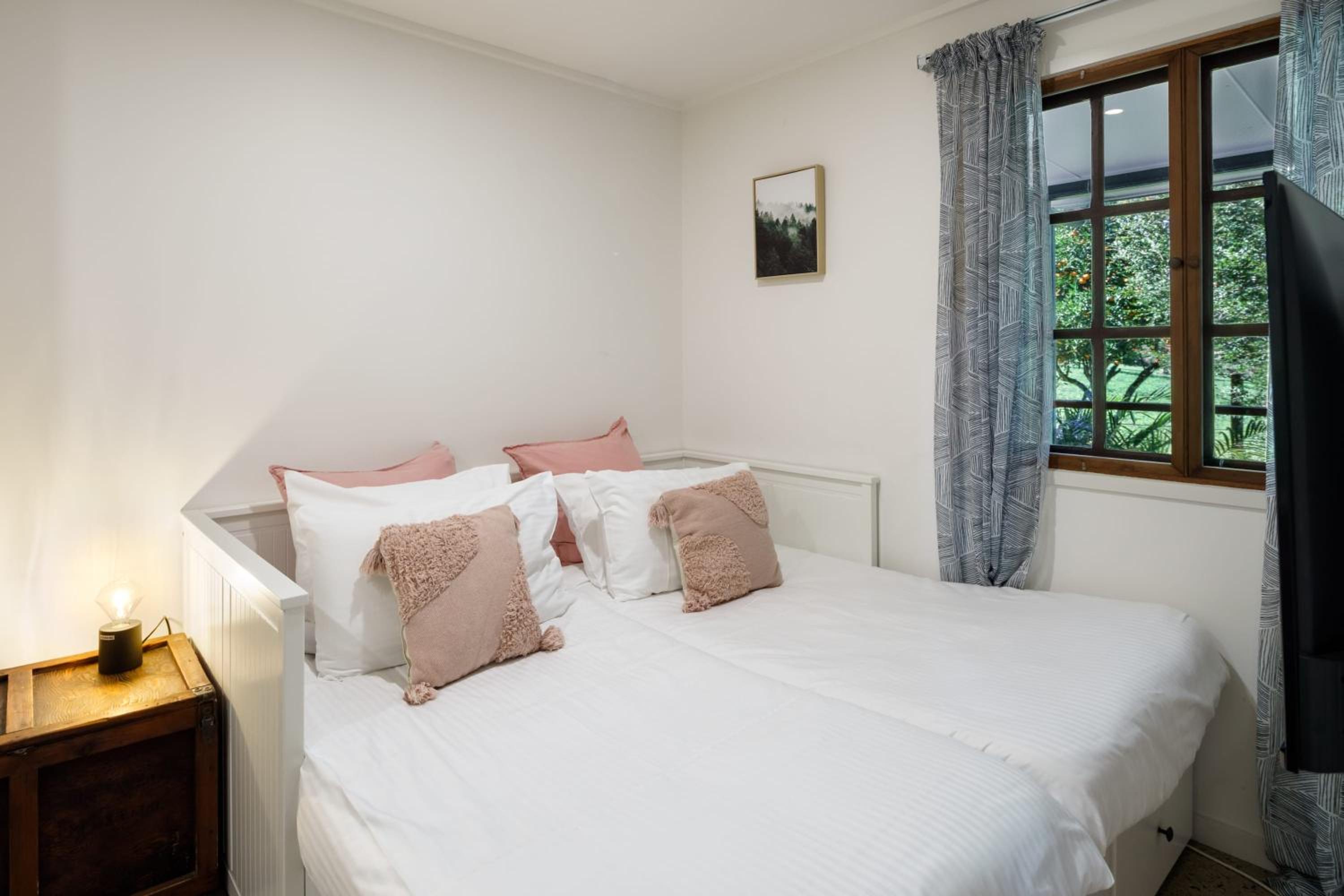 The Hideaway - Chic Farmhouse 15min to beaches