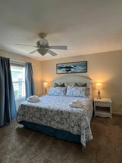 Absolute Beach 4bedrooms-3bath steps to beach view 4