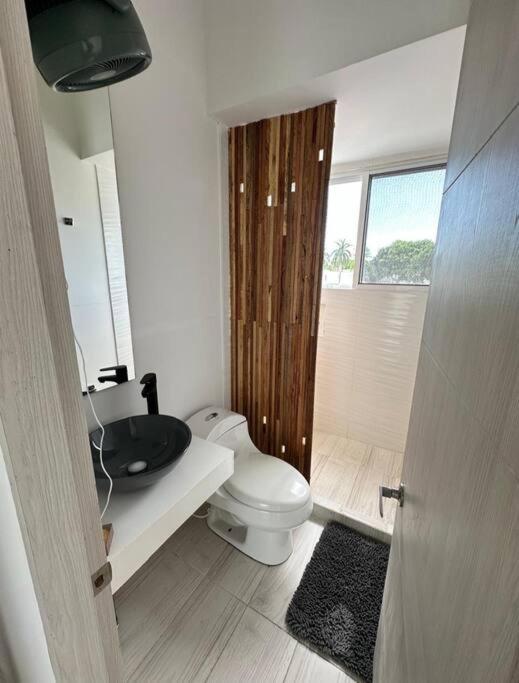 Casa con piscina y campo de golf