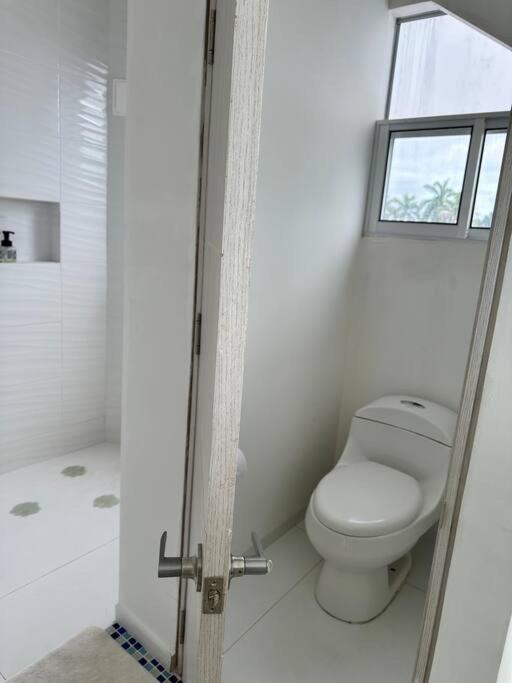 Casa con piscina y campo de golf