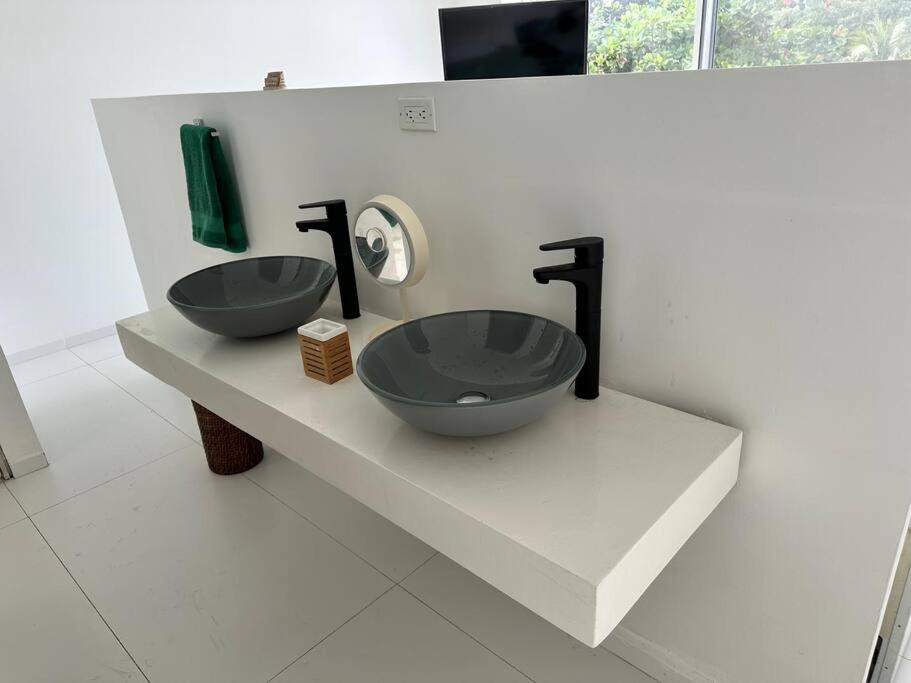Casa con piscina y campo de golf