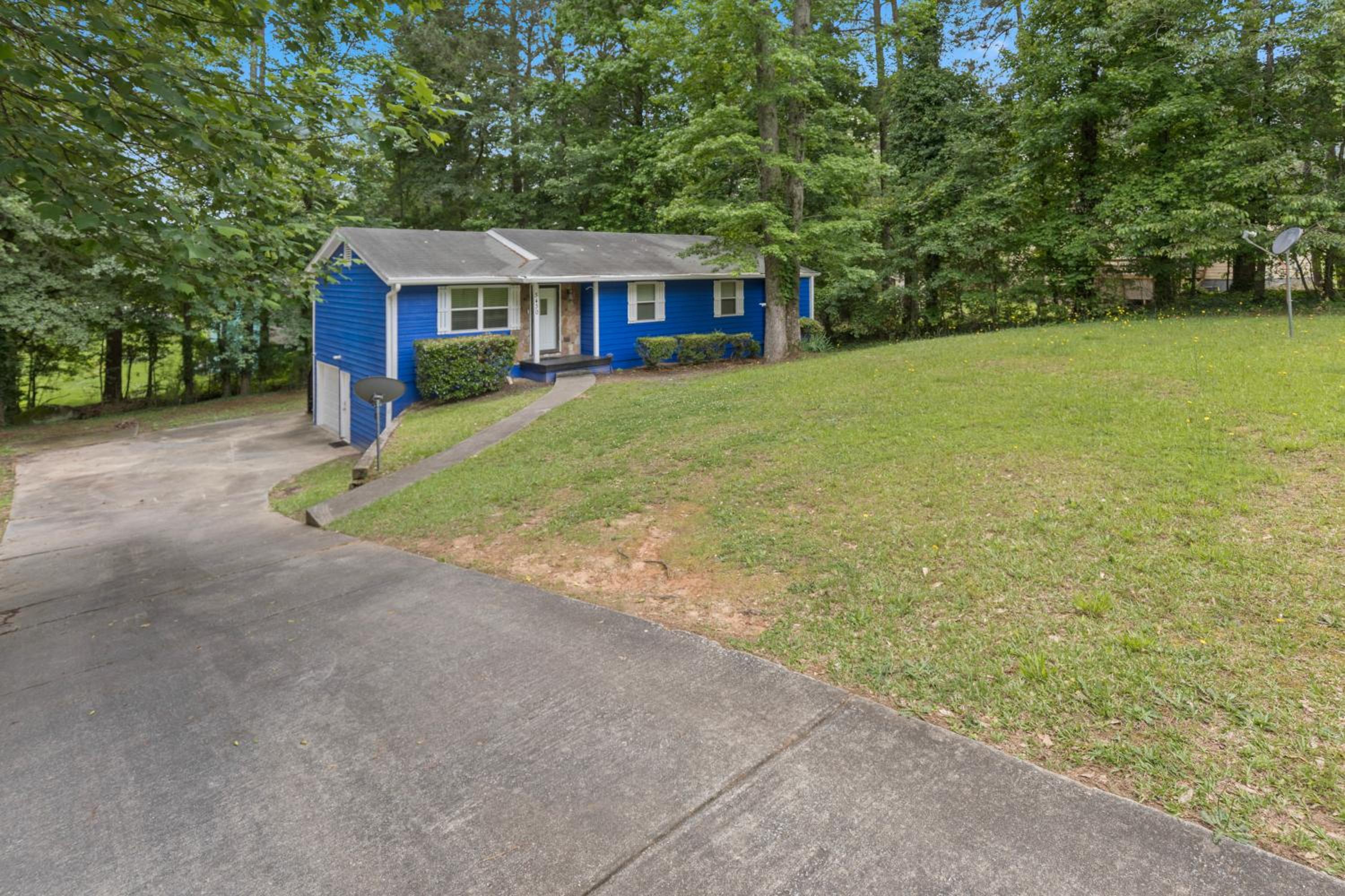 5BD 2BTH Home Near Hartsfield Jackson Airport view 2