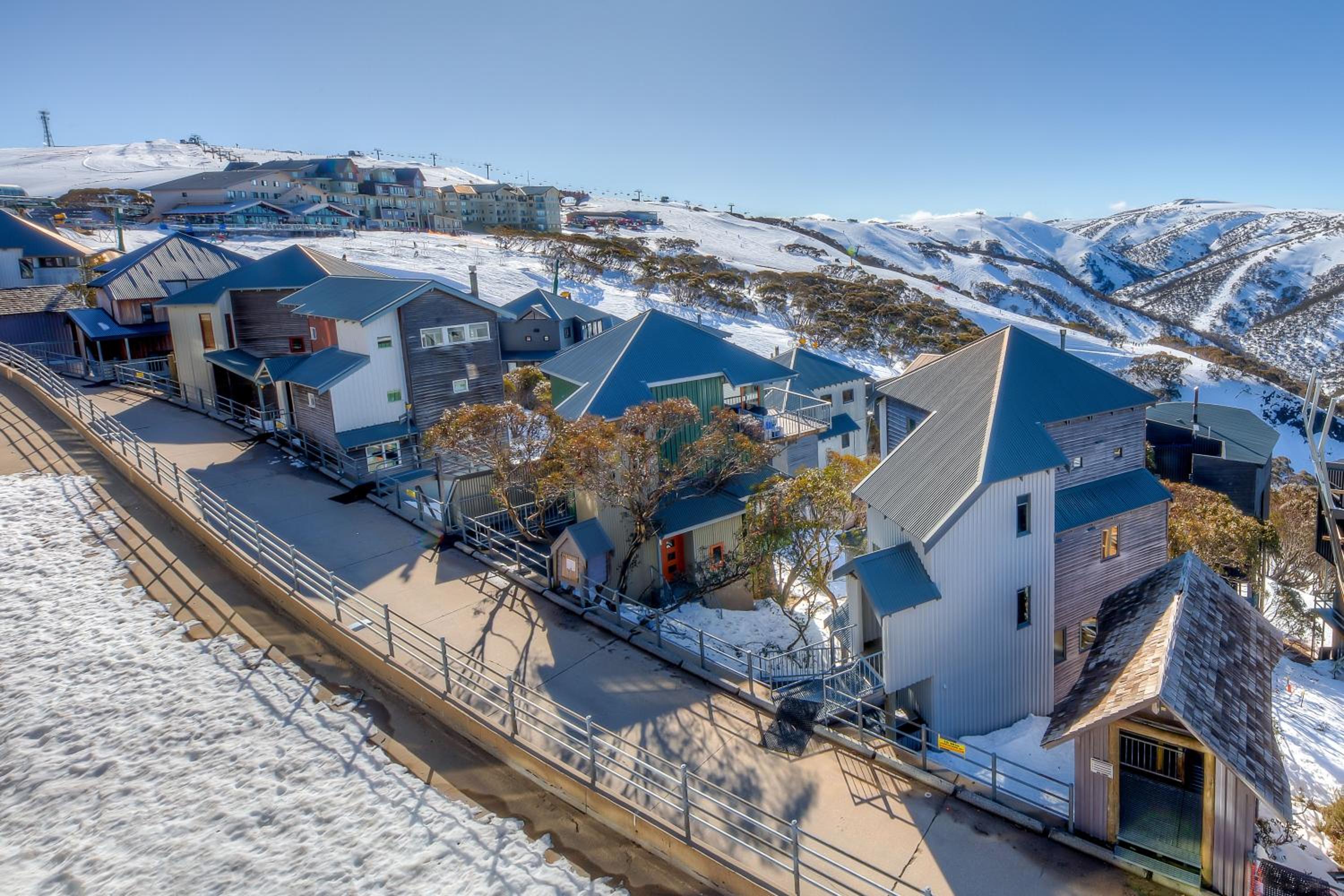 Schnapps Penthouse Ski Apt with Undercover Parking