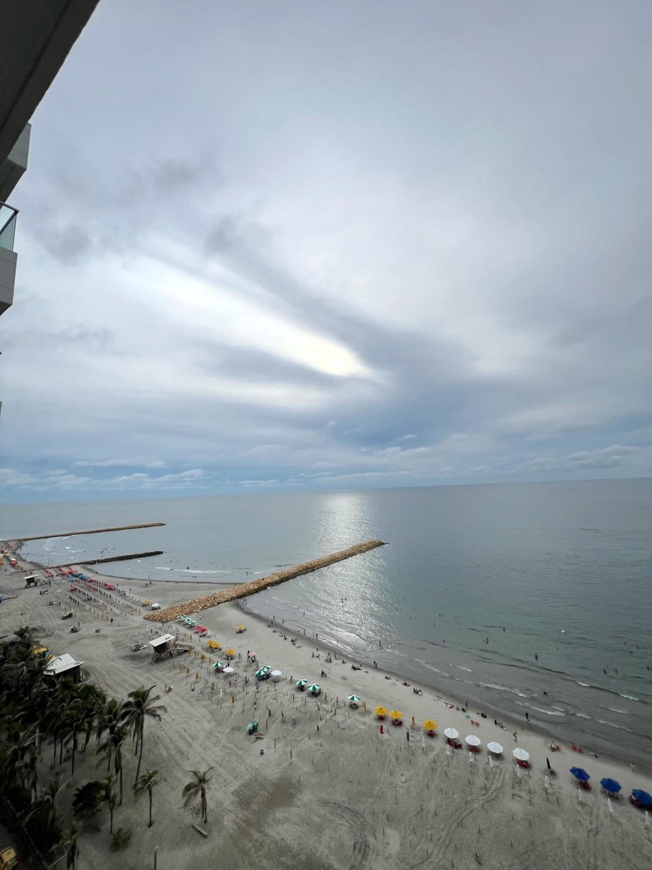 Beachfront Luxurious Apartment, Palmetto Beach
