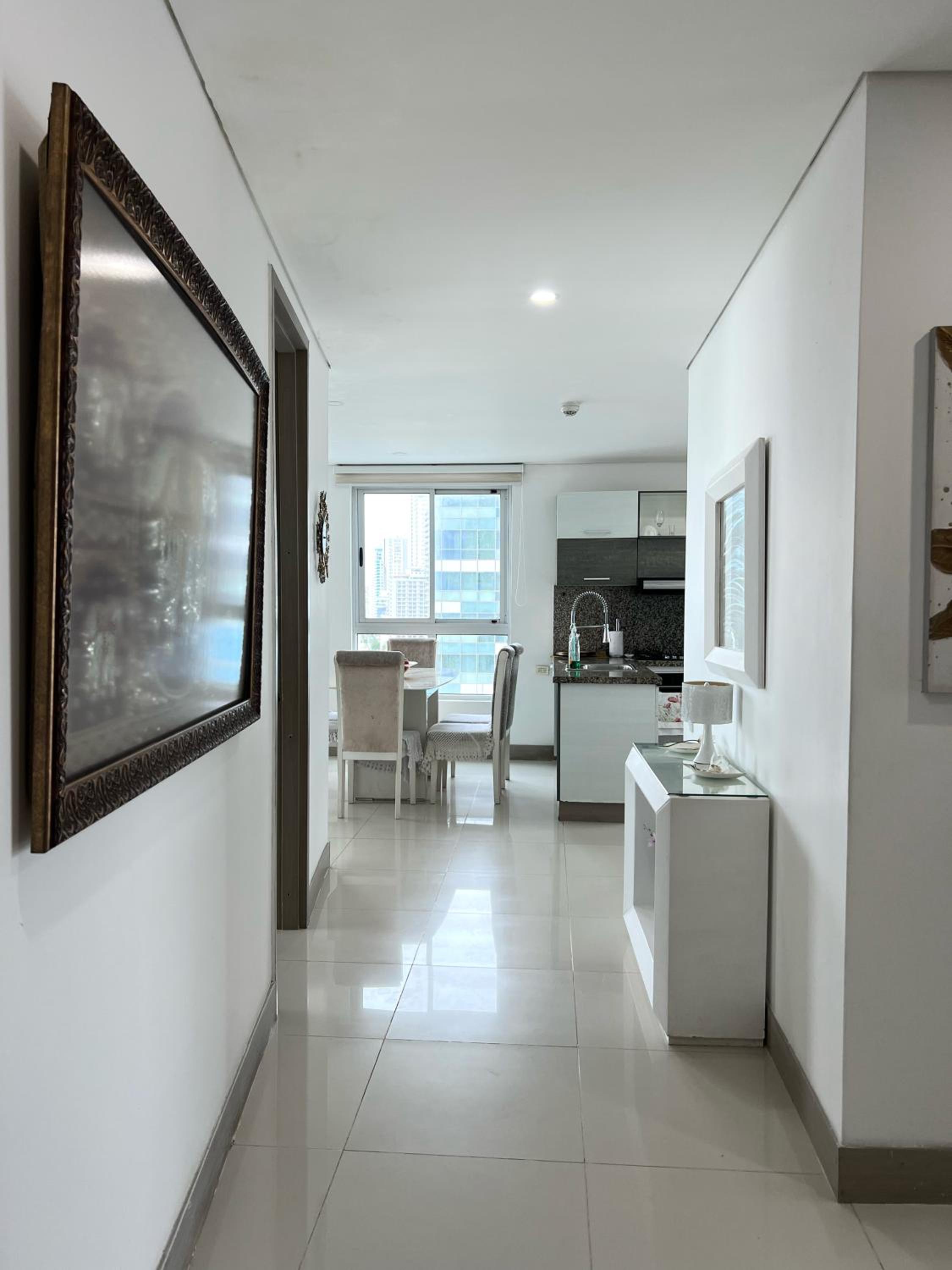 Beachfront Luxurious Apartment, Palmetto Beach