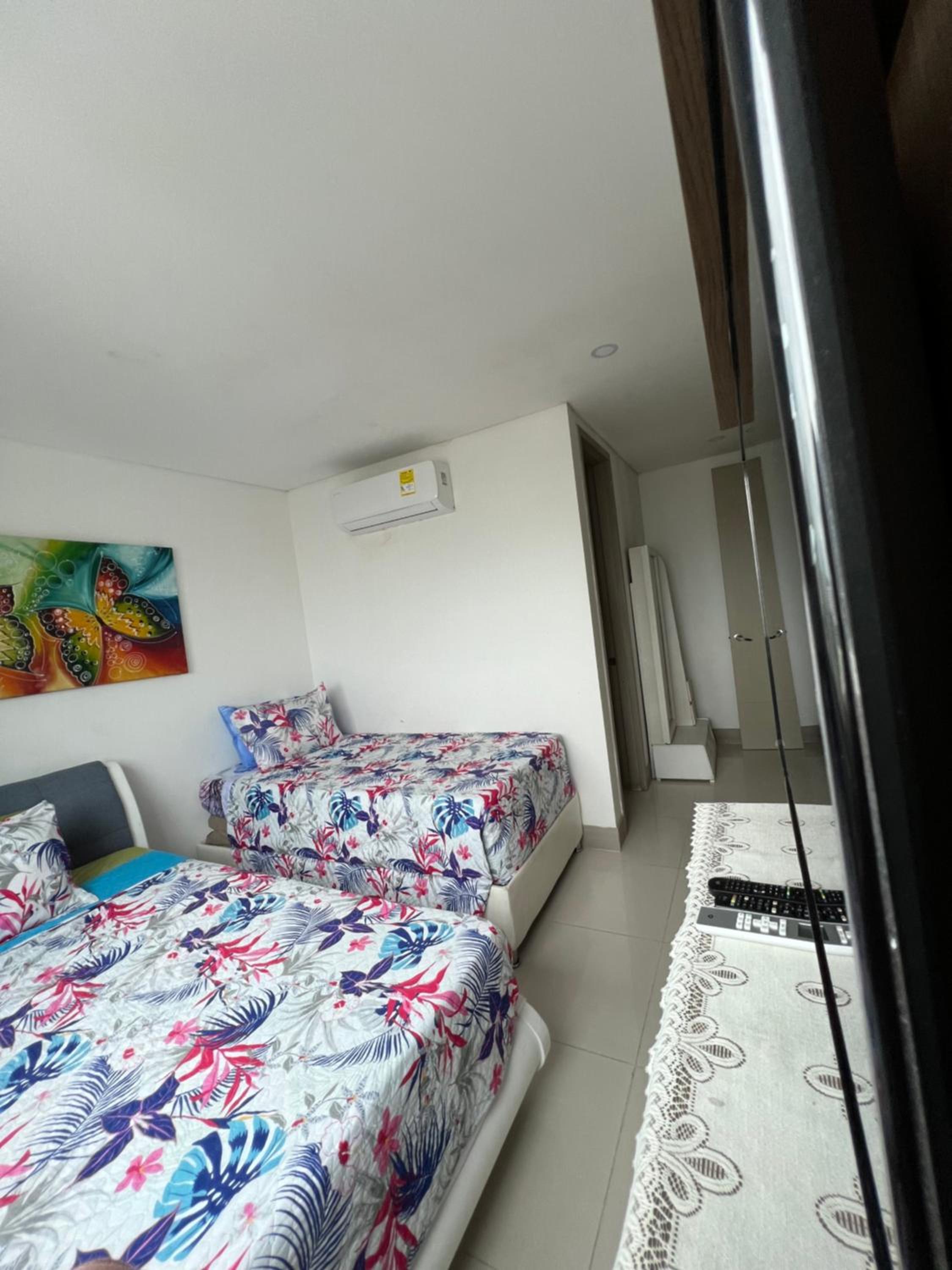Beachfront Luxurious Apartment, Palmetto Beach