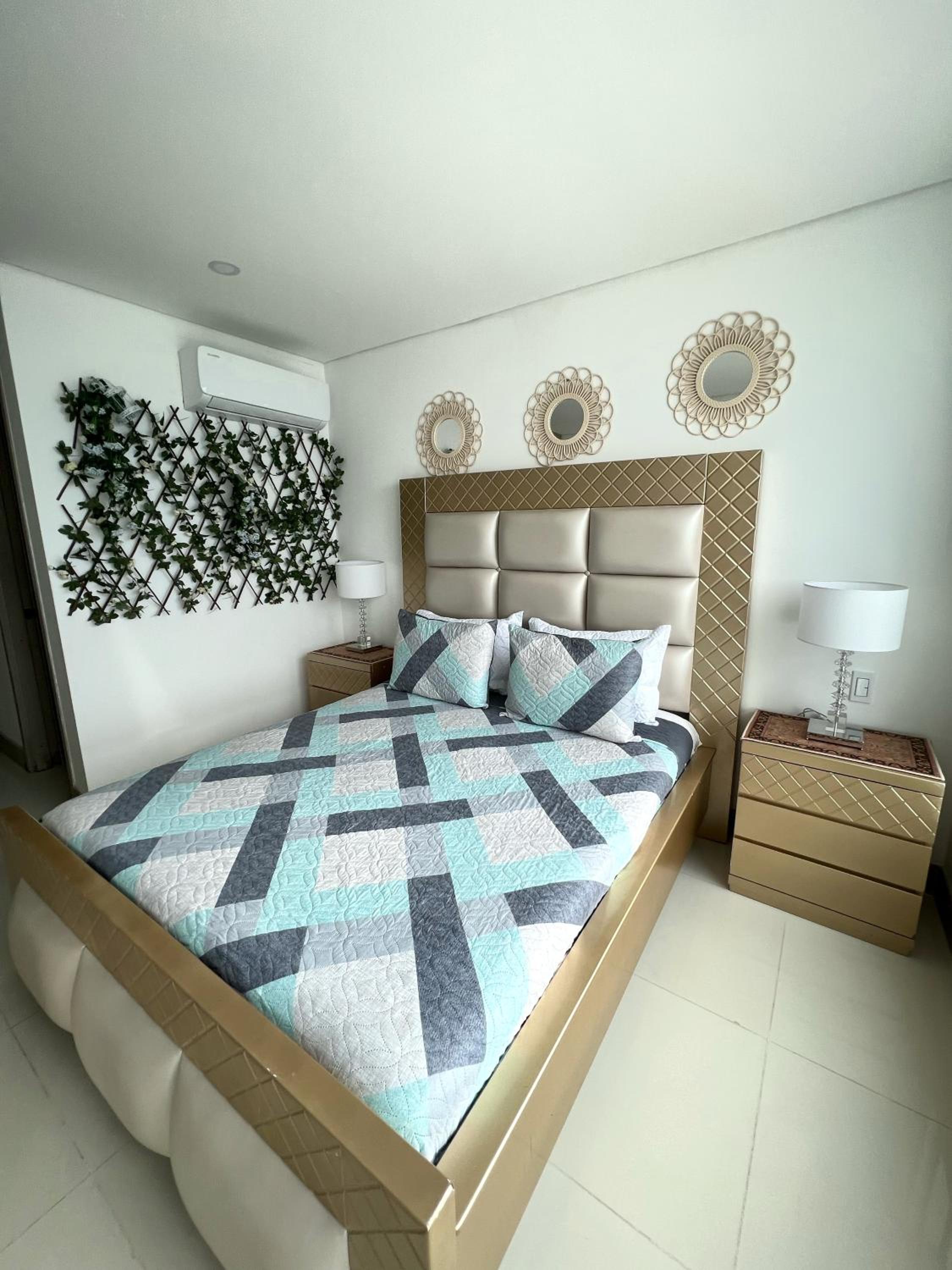 Beachfront Luxurious Apartment, Palmetto Beach