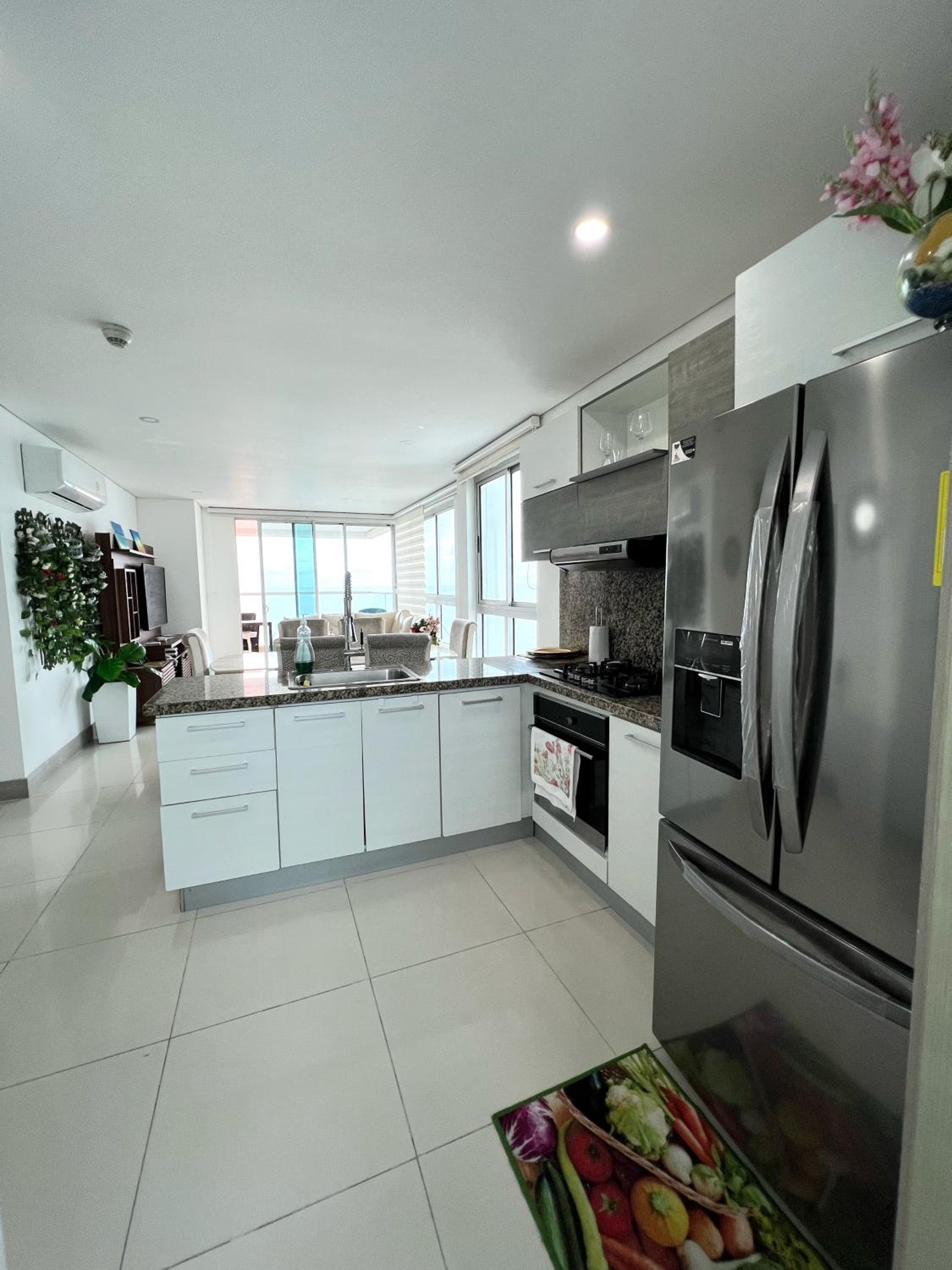 Beachfront Luxurious Apartment, Palmetto Beach
