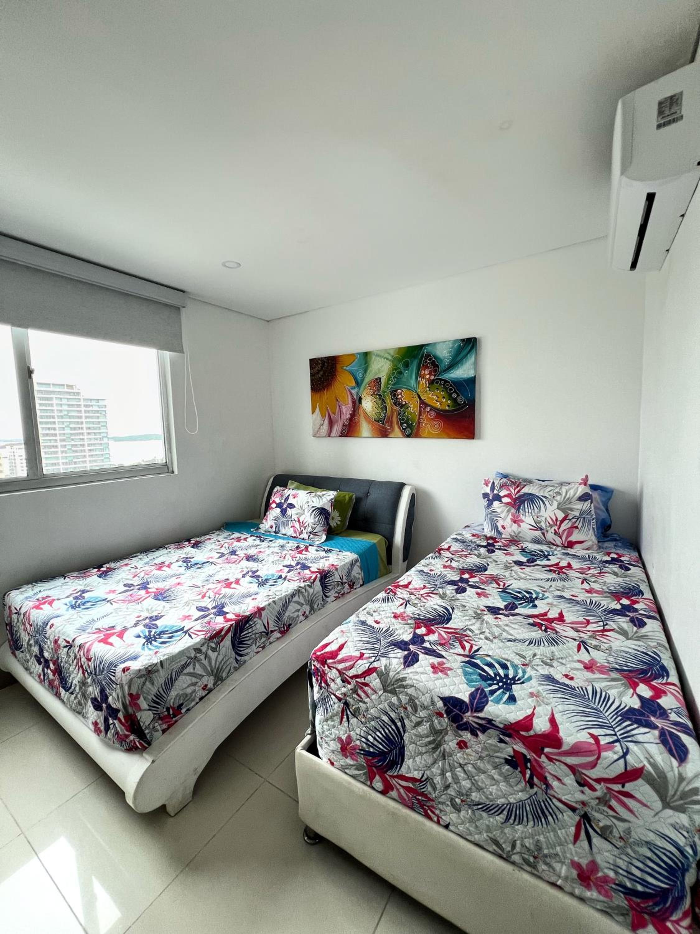 Beachfront Luxurious Apartment, Palmetto Beach