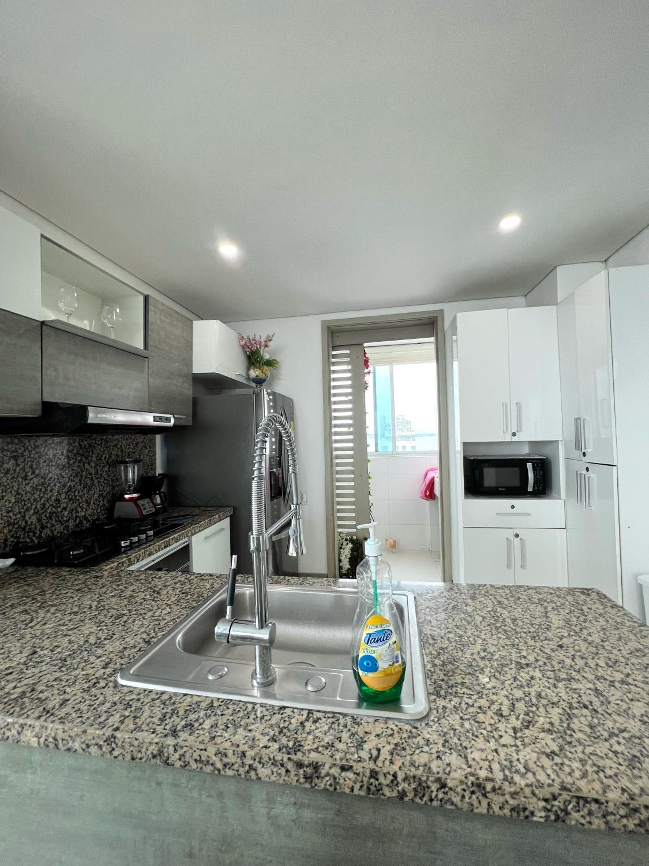 Beachfront Luxurious Apartment, Palmetto Beach