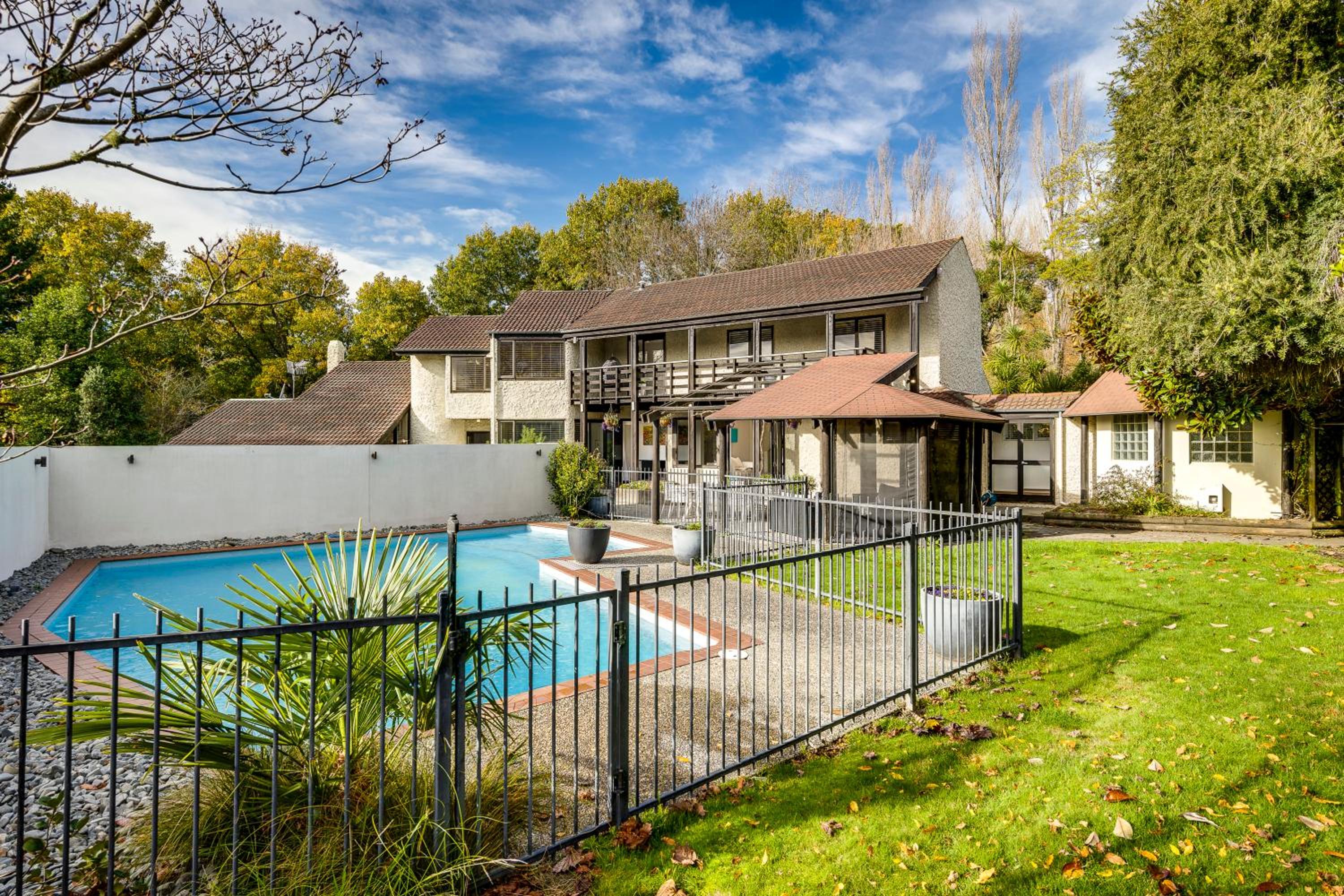 Splendid Sanctuary - Havelock North Holiday Home view 2