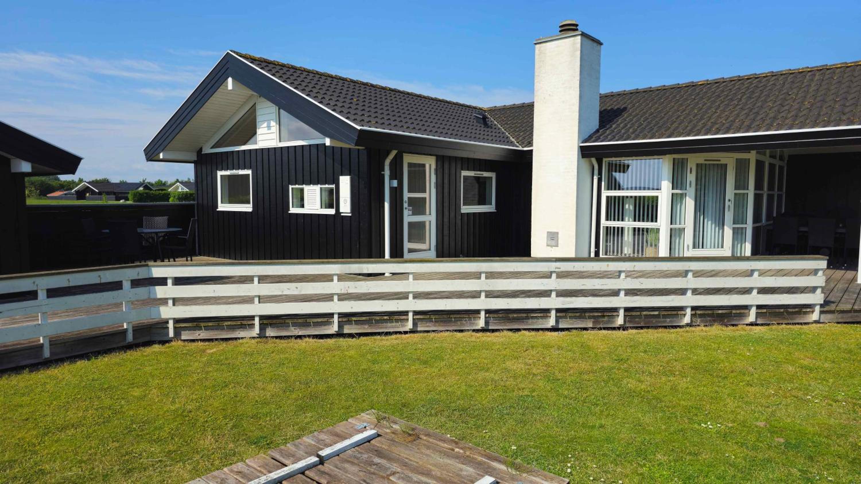 Cozy And Modern Holiday Home With All Equipment