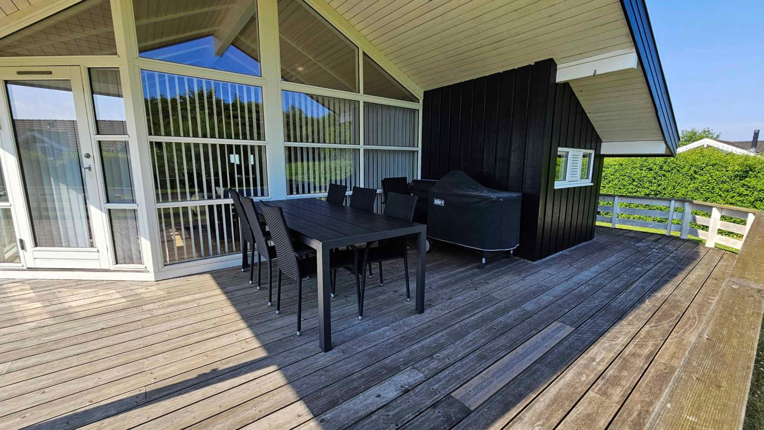 Cozy And Modern Holiday Home With All Equipment