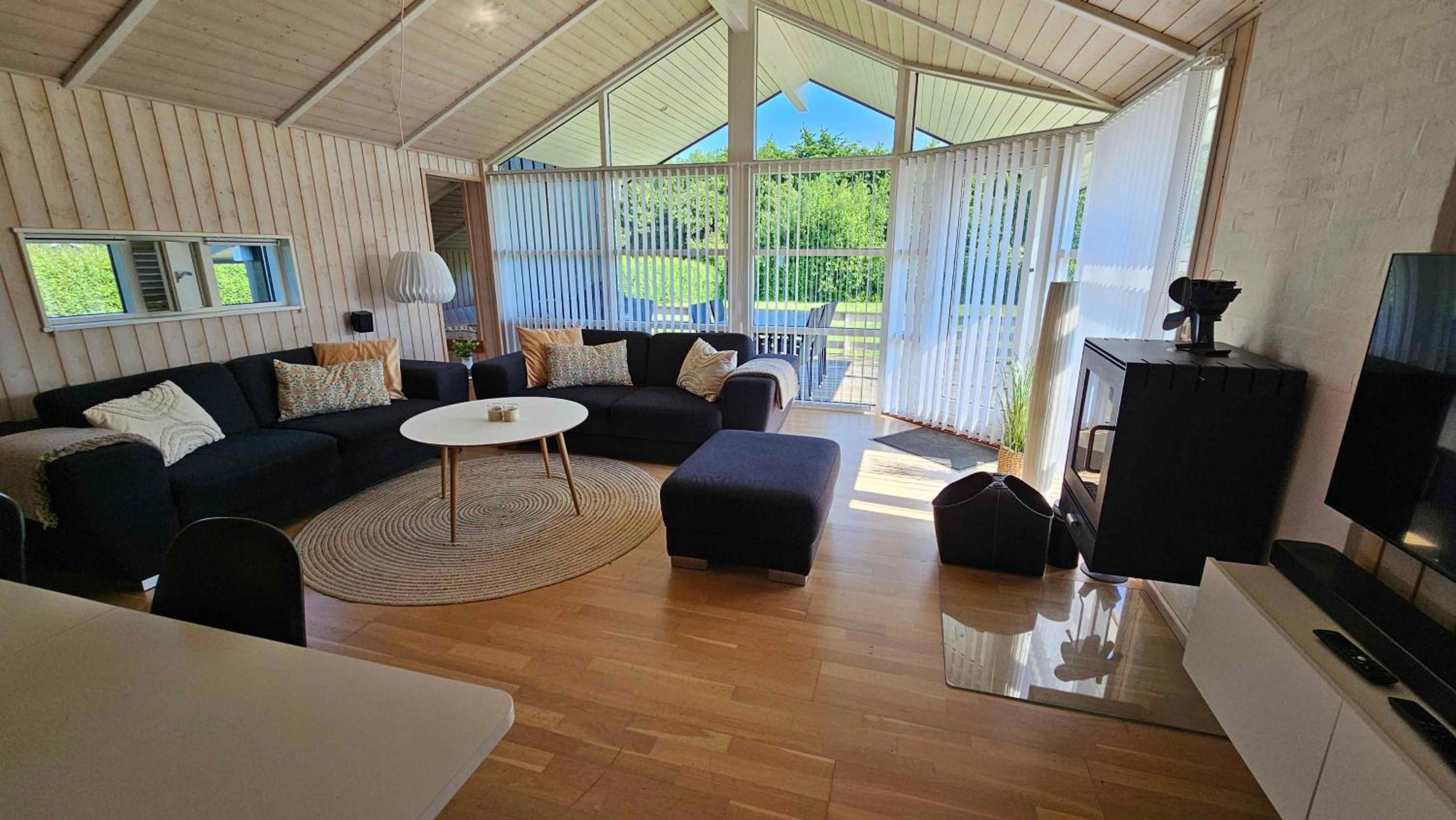 Cozy And Modern Holiday Home With All Equipment