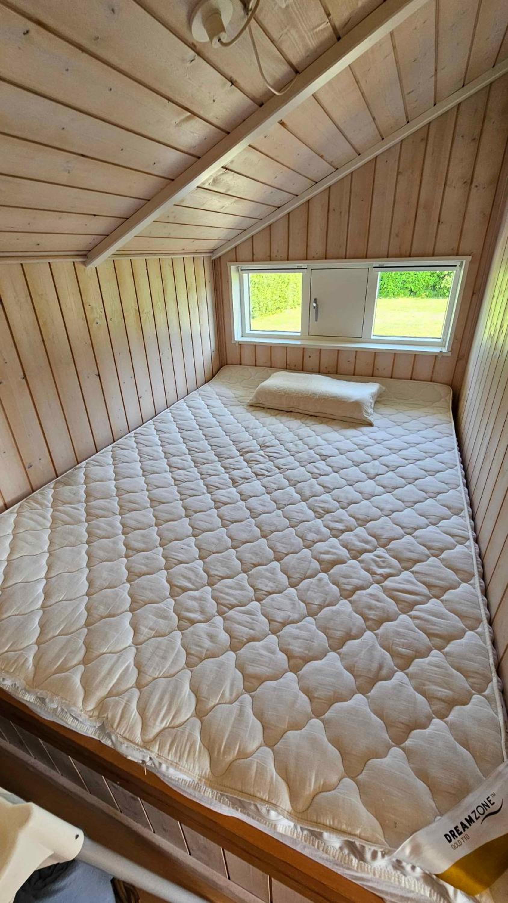 Cozy And Modern Holiday Home With All Equipment