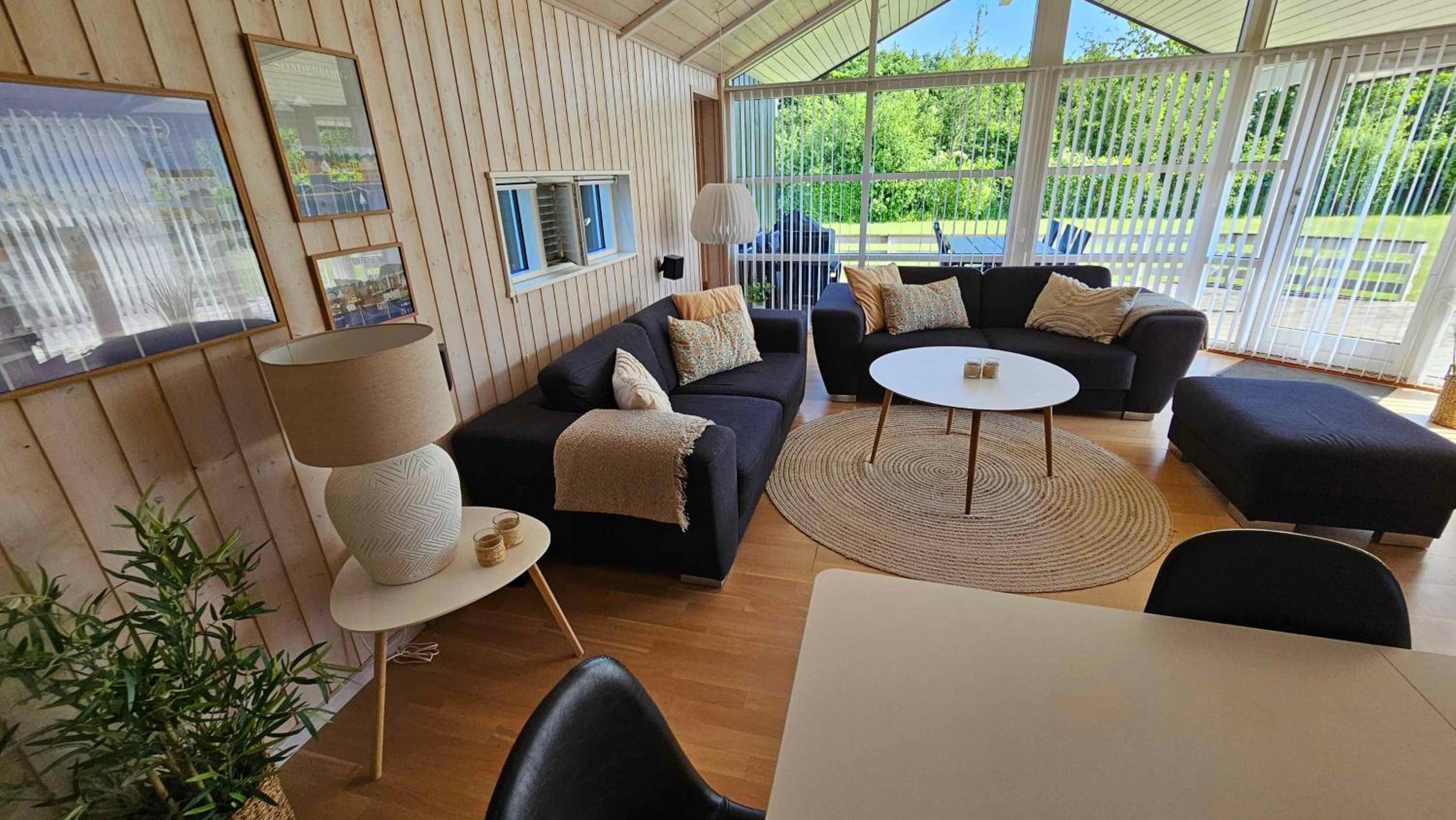 Cozy And Modern Holiday Home With All Equipment