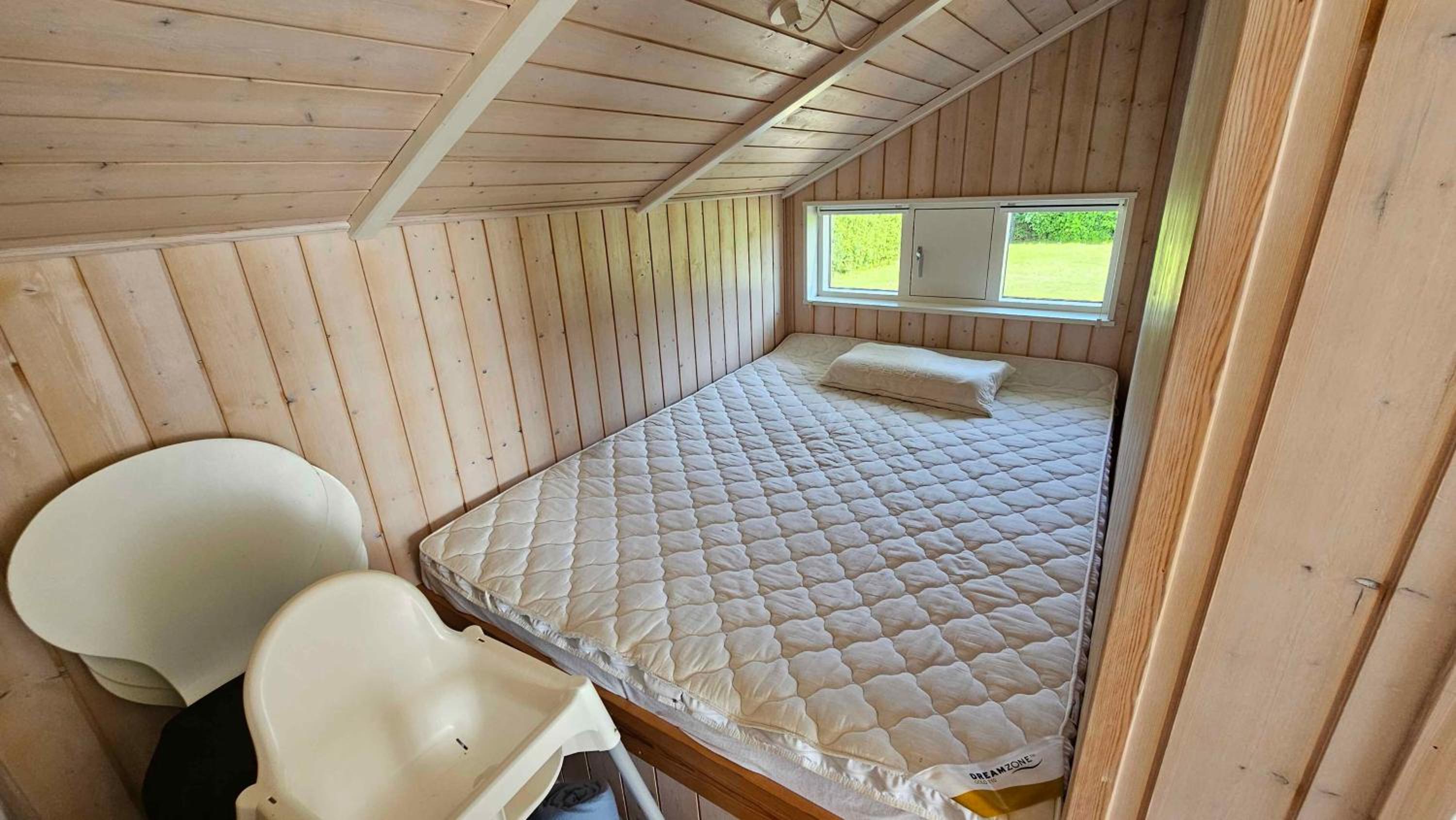 Cozy And Modern Holiday Home With All Equipment