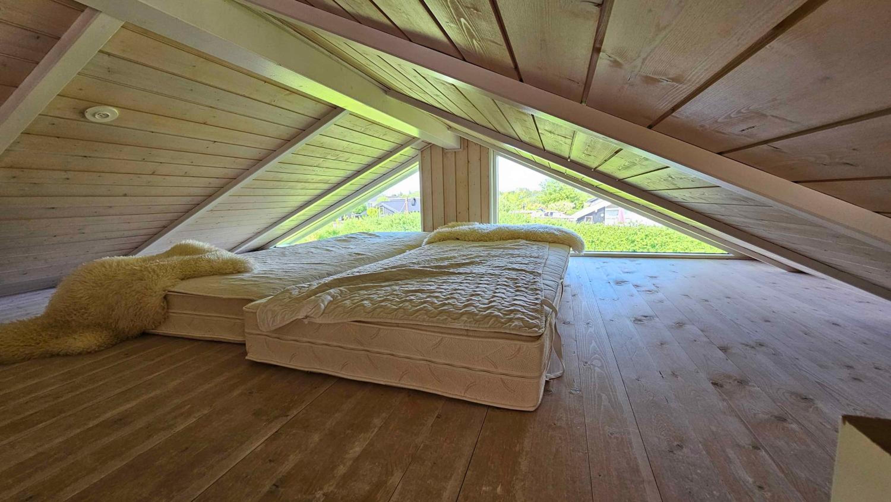 Cozy And Modern Holiday Home With All Equipment