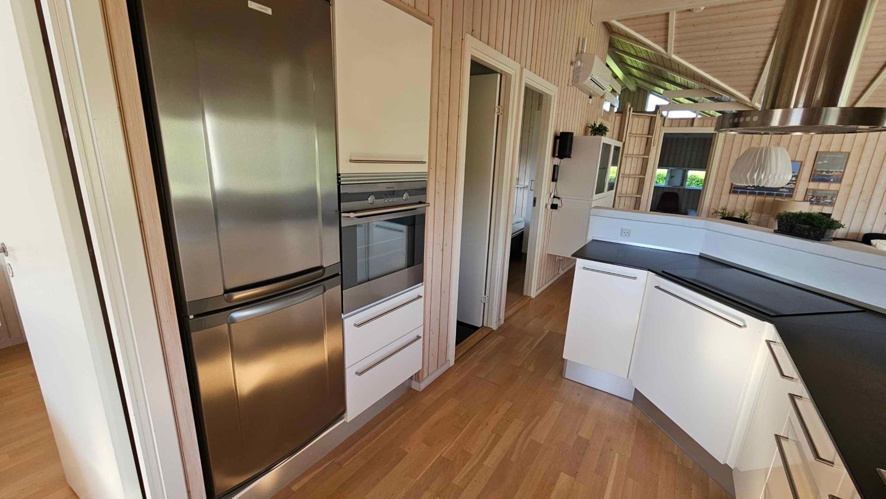 Cozy And Modern Holiday Home With All Equipment
