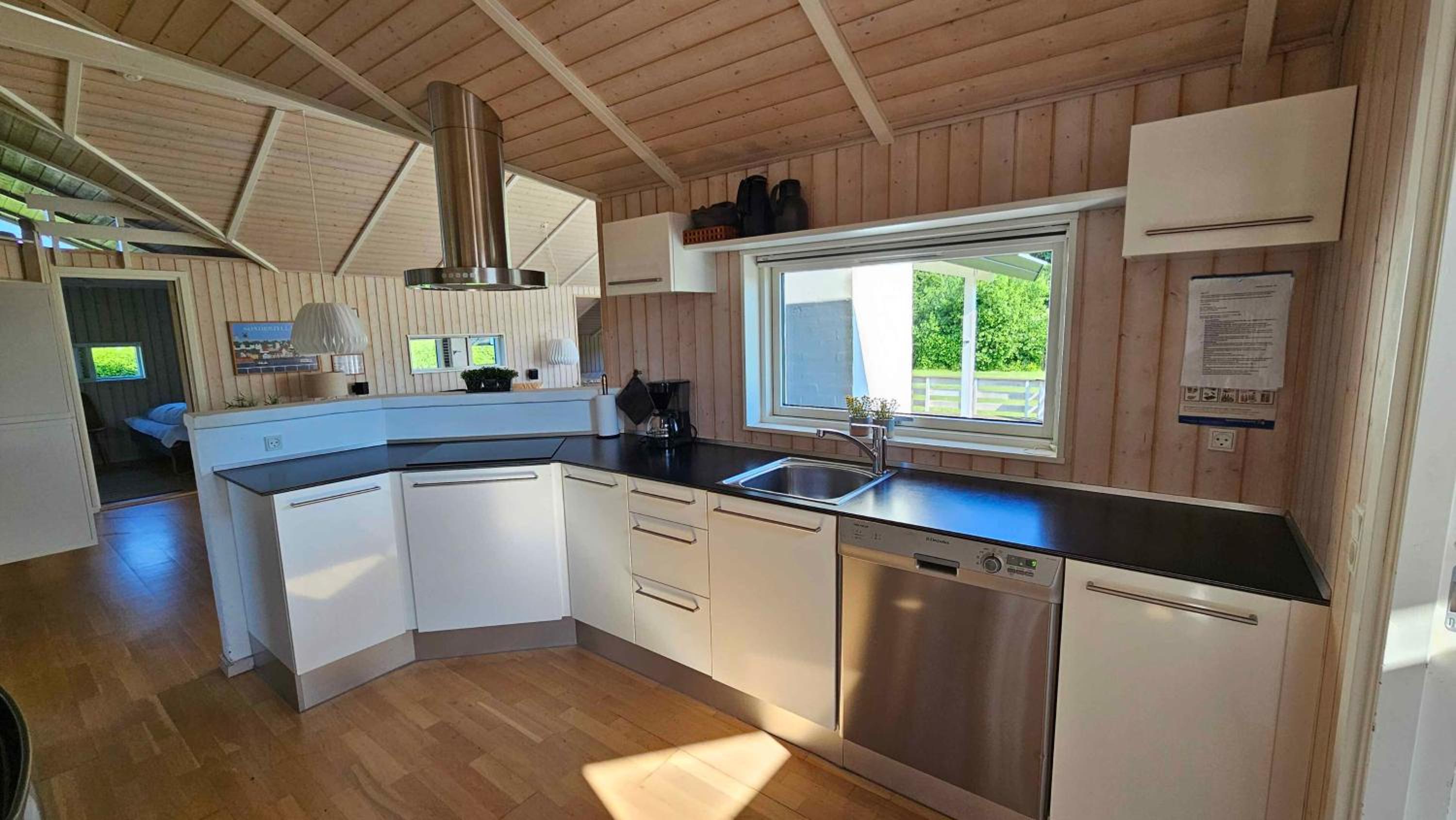 Cozy And Modern Holiday Home With All Equipment