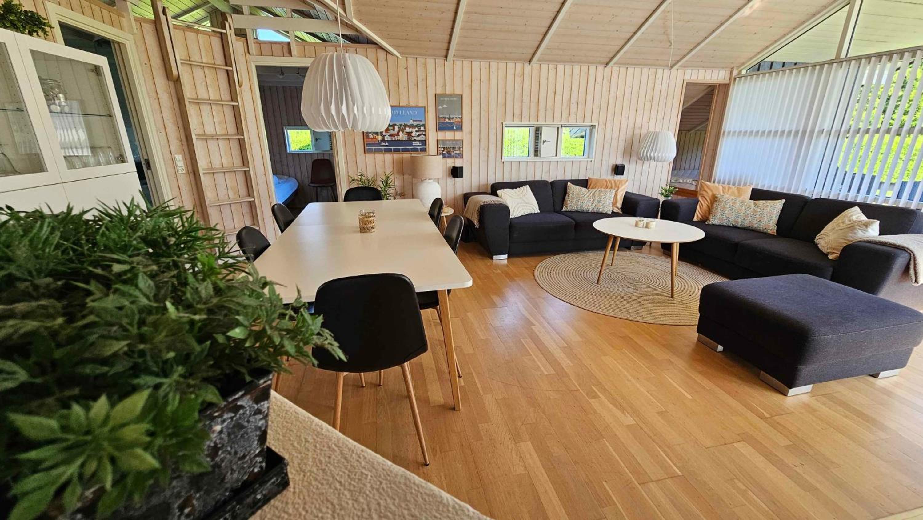 Cozy And Modern Holiday Home With All Equipment