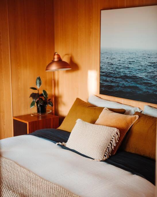Kelp Cabin intimate, calm and restful