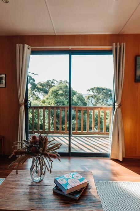 Kelp Cabin intimate, calm and restful