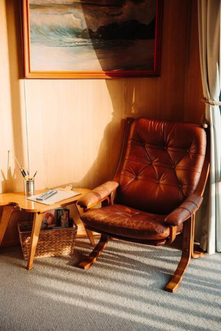Kelp Cabin intimate, calm and restful