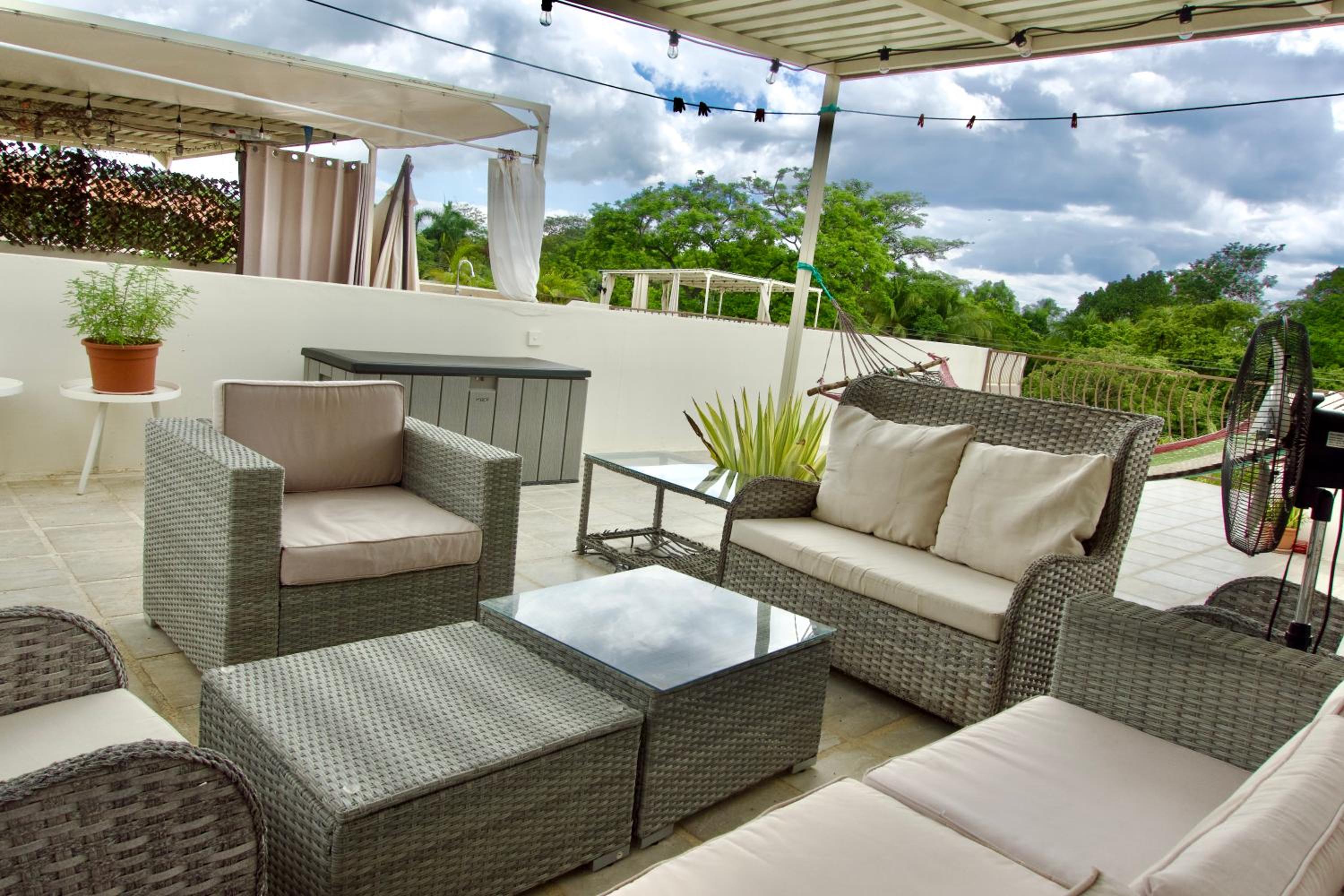 High Tide 2 bed1 bath condo Terrace
