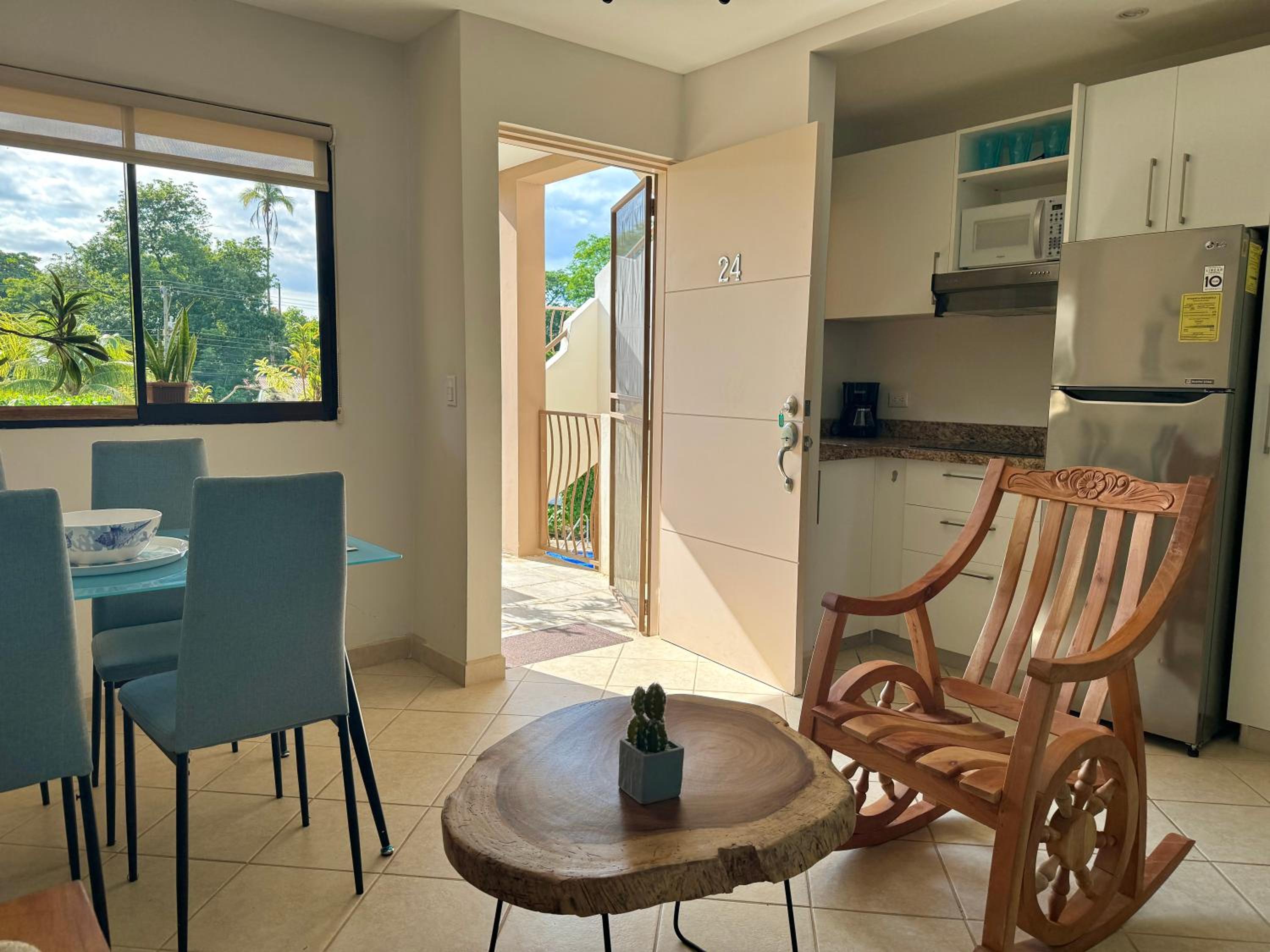 High Tide 2 bed1 bath condo Terrace