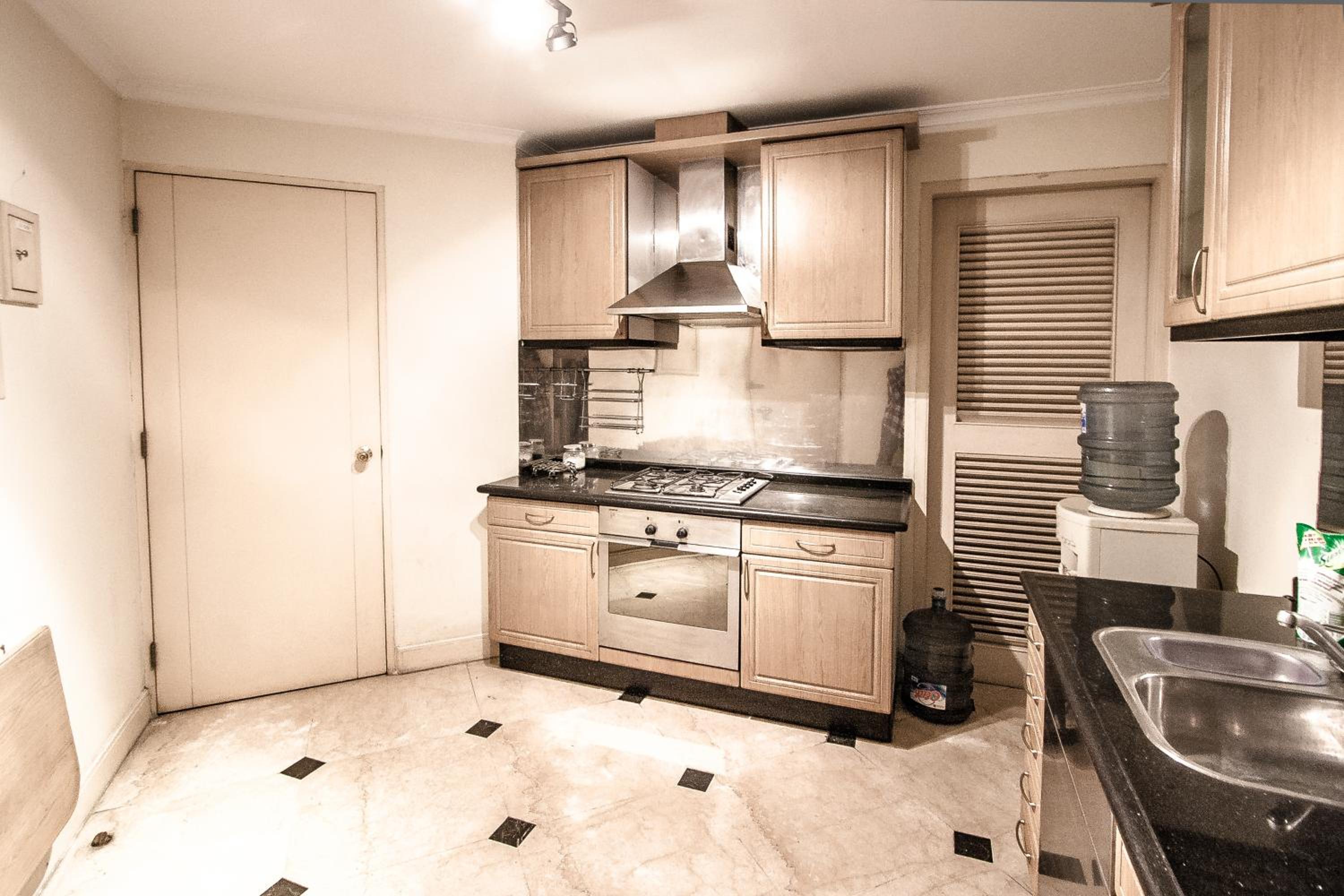 Batavia Apartment ST