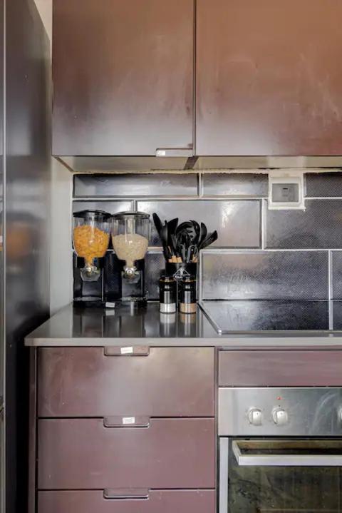 Maboneng Designer 1 Bedroom Apartment near Ellis Park - Full Backup Water & Electric - Hallmark House