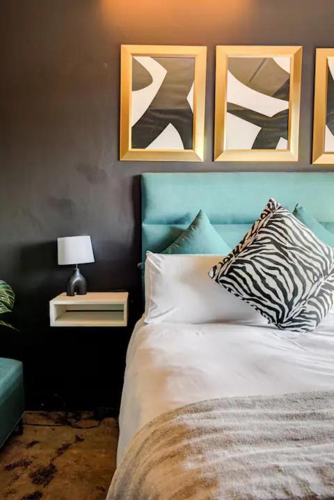 Maboneng Designer 1 Bedroom Apartment near Ellis Park - Full Backup Water & Electric - Hallmark House
