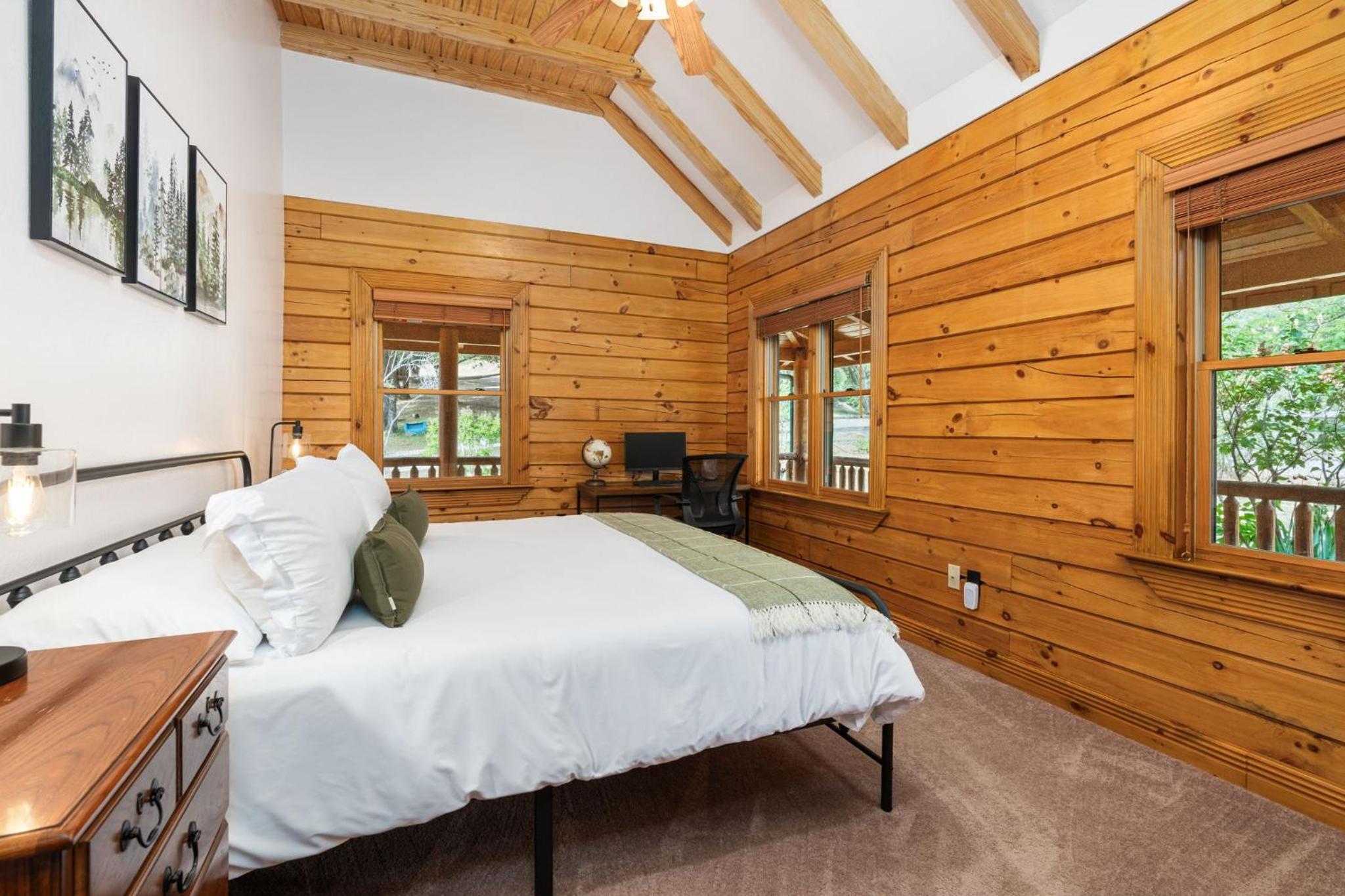 Yosemite Villa - log cabin with spectacular views & stargazing