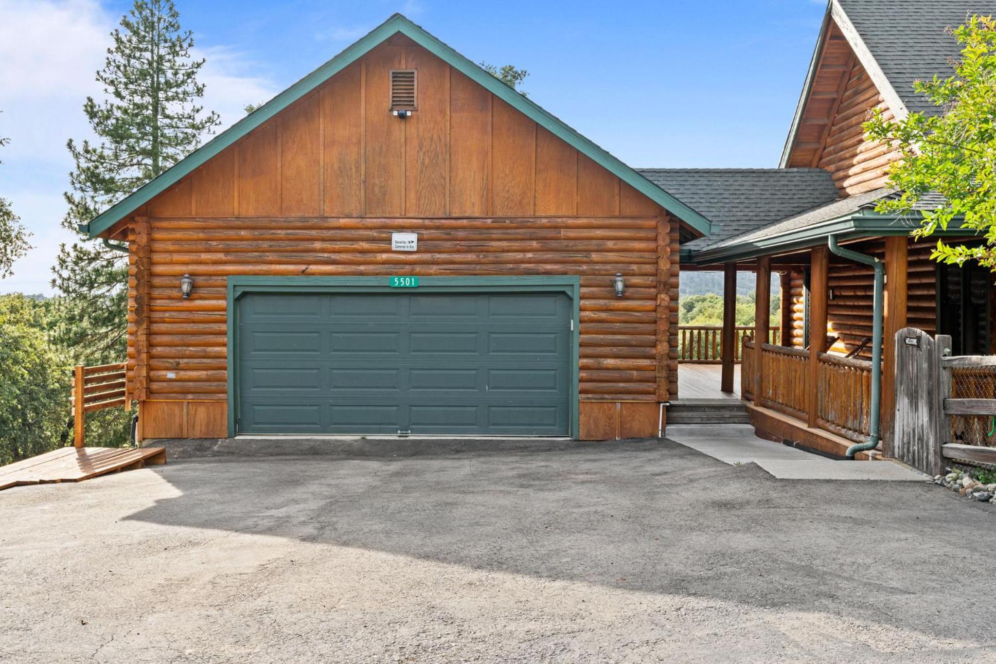 Yosemite Villa - log cabin with spectacular views & stargazing