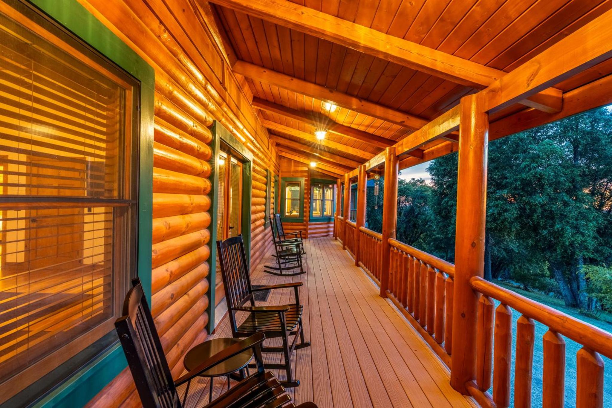 Yosemite Villa - log cabin with spectacular views & stargazing