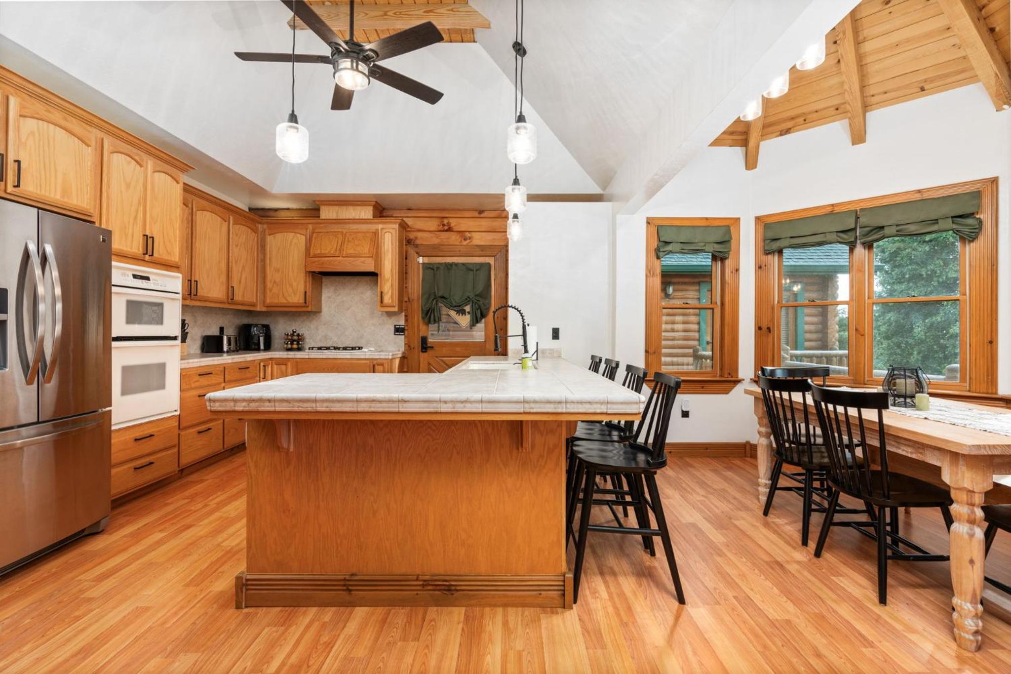 Yosemite Villa - log cabin with spectacular views & stargazing