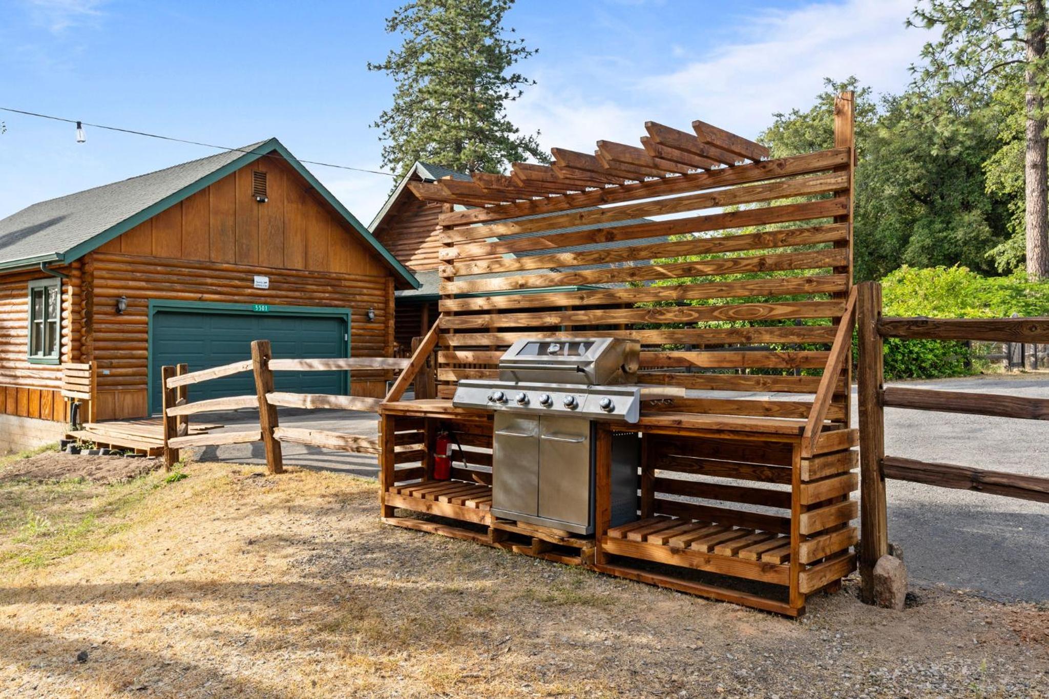 Yosemite Villa - log cabin with spectacular views & stargazing