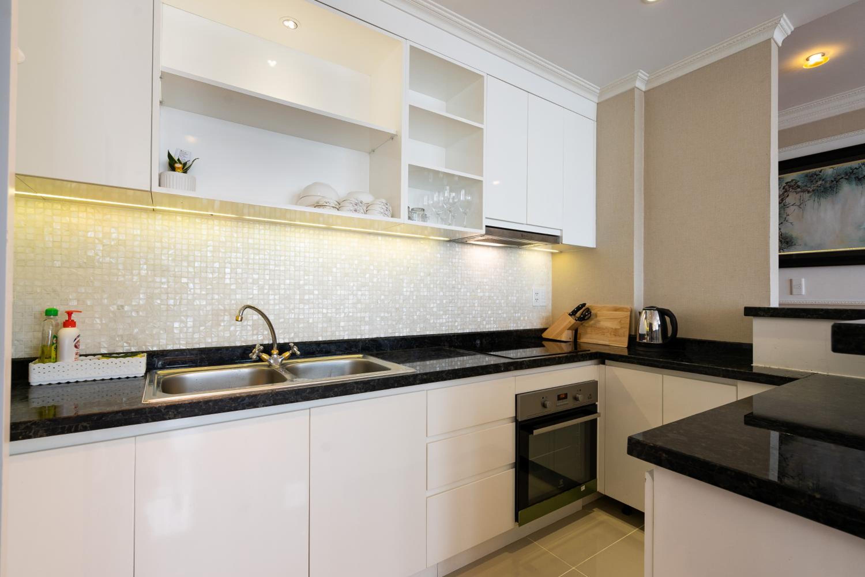 2BR 3BR Luxury Apartment Sky Pool