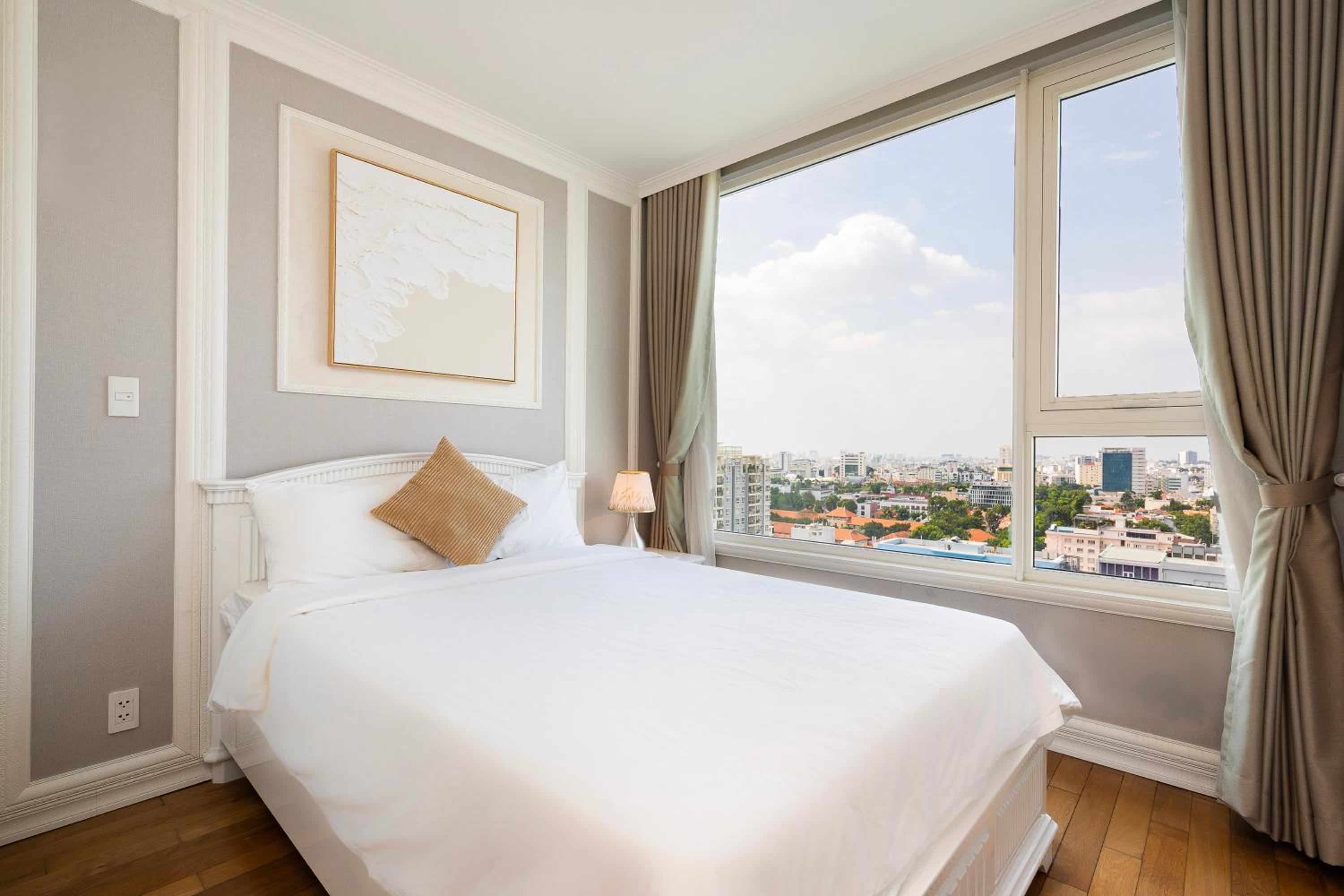2BR 3BR Luxury Apartment Sky Pool