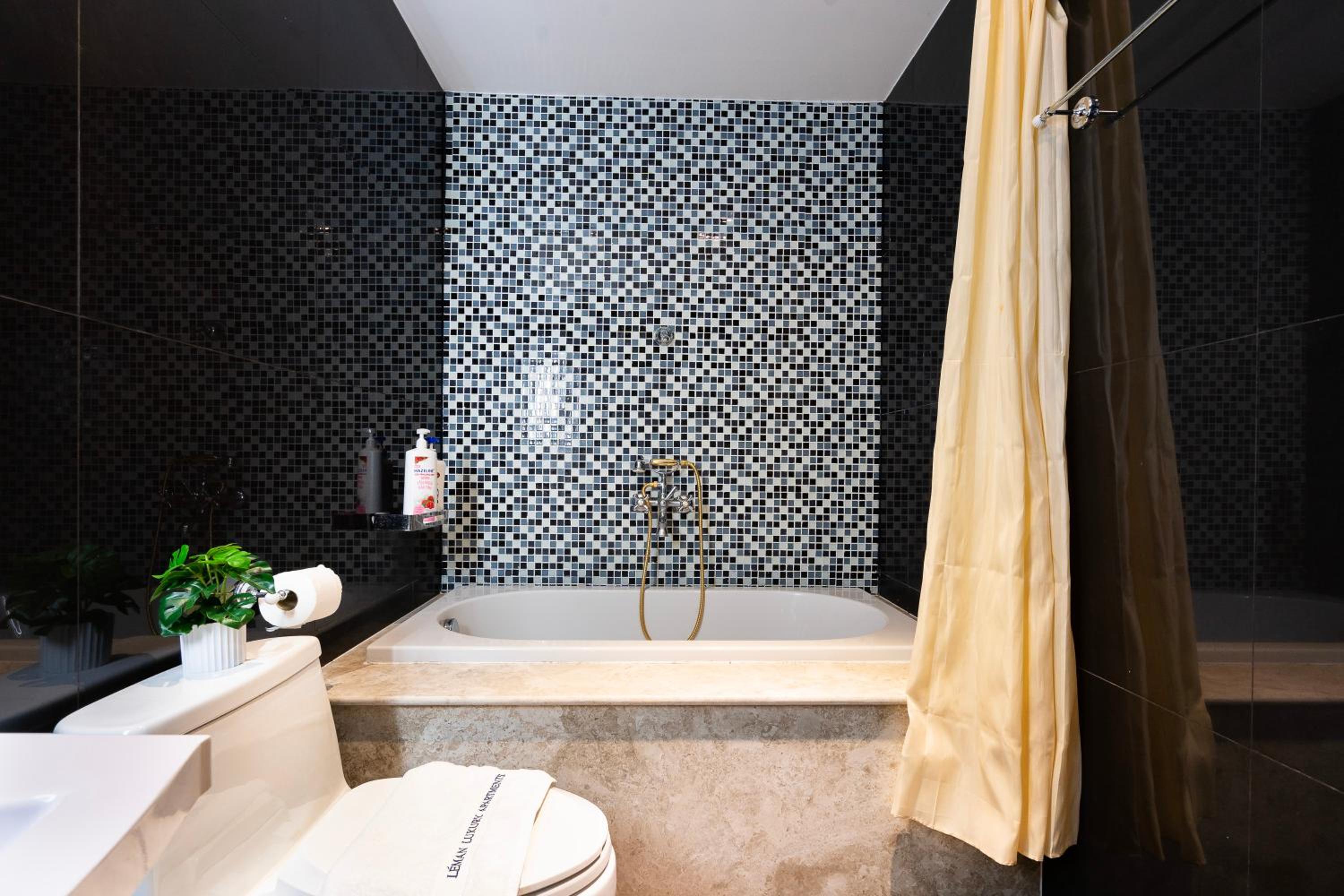 2BR 3BR Luxury Apartment Sky Pool