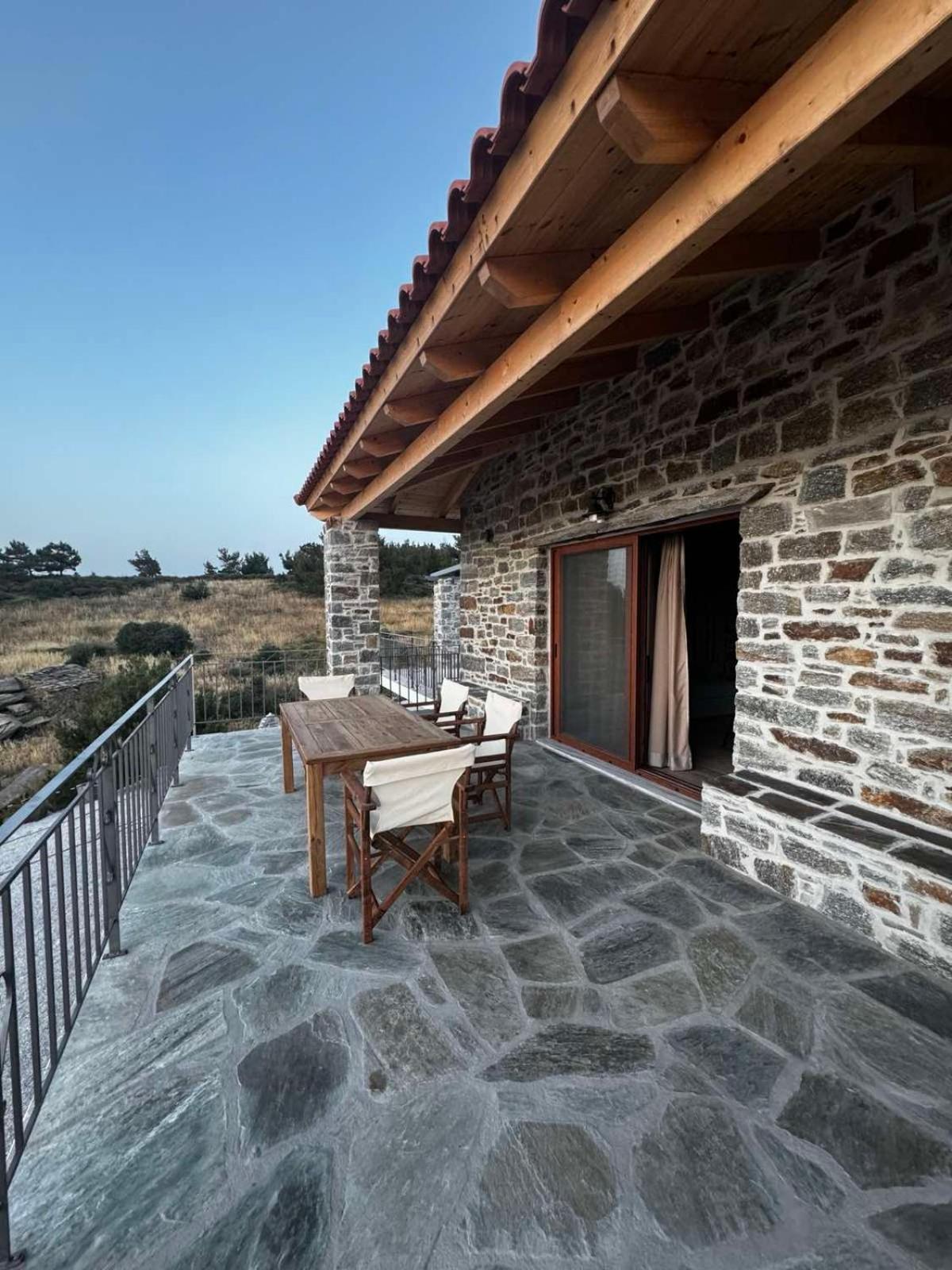 Lithos Apartments