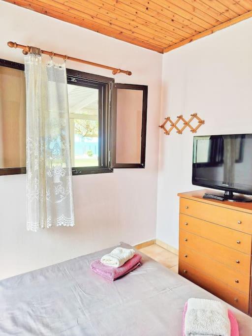 Amazing Beachfront Katakolo House Swim & Stay