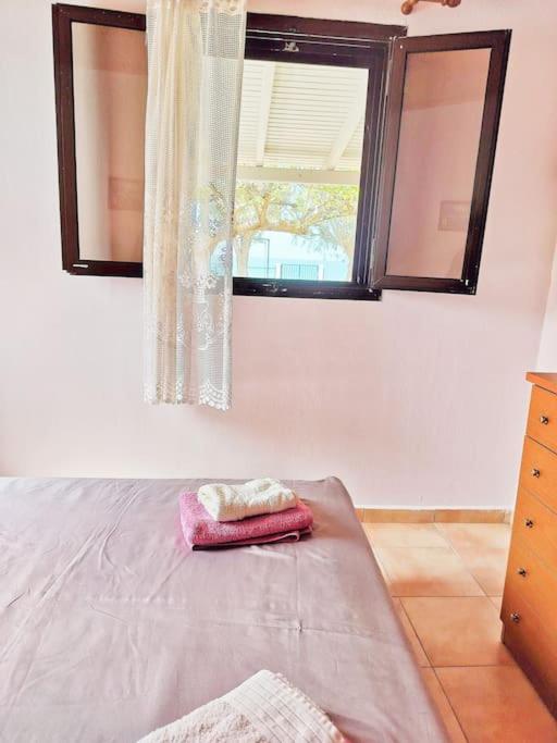 Amazing Beachfront Katakolo House Swim & Stay