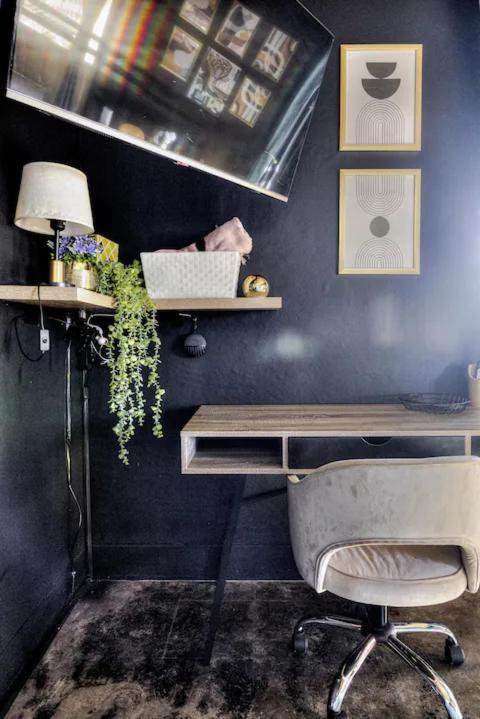 Maboneng Designer 1 Bedroom Apartment near Ellis Park - Full Backup Water & Electric - Hallmark House