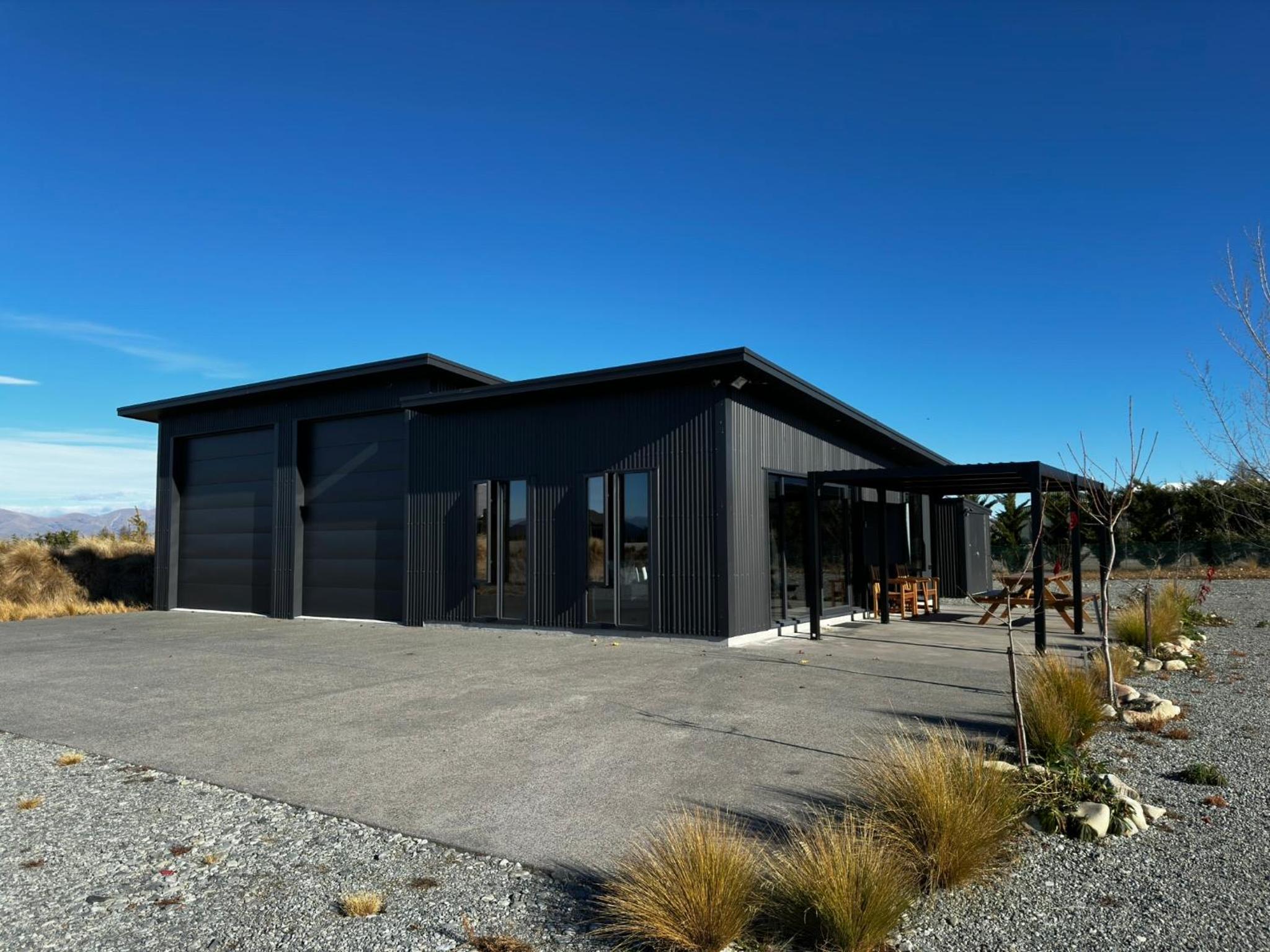 GH Twizel Holiday Cottage view 5